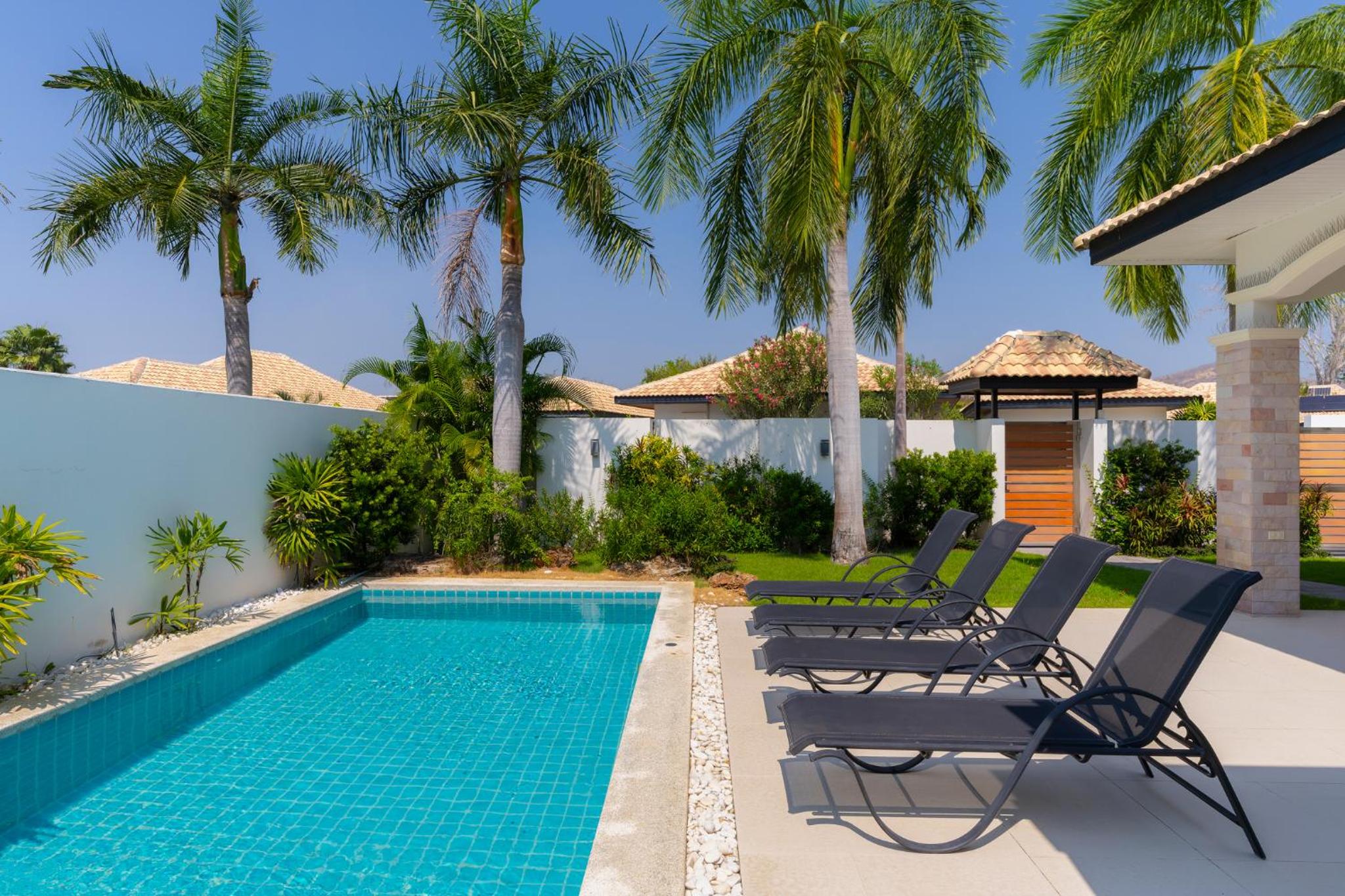 Three-Bedroom Villa - Photo 2