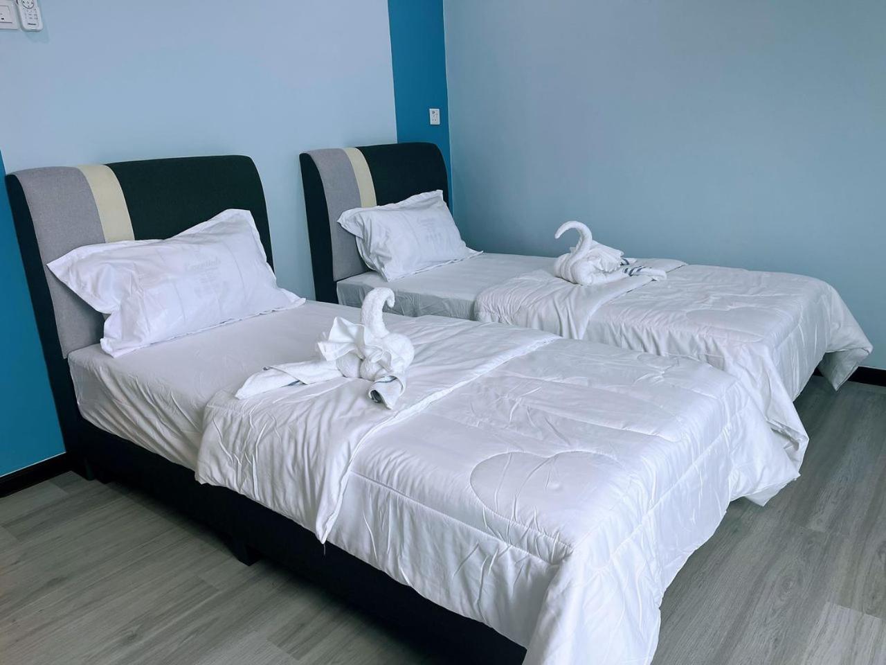 Standard Twin Room - Photo 2