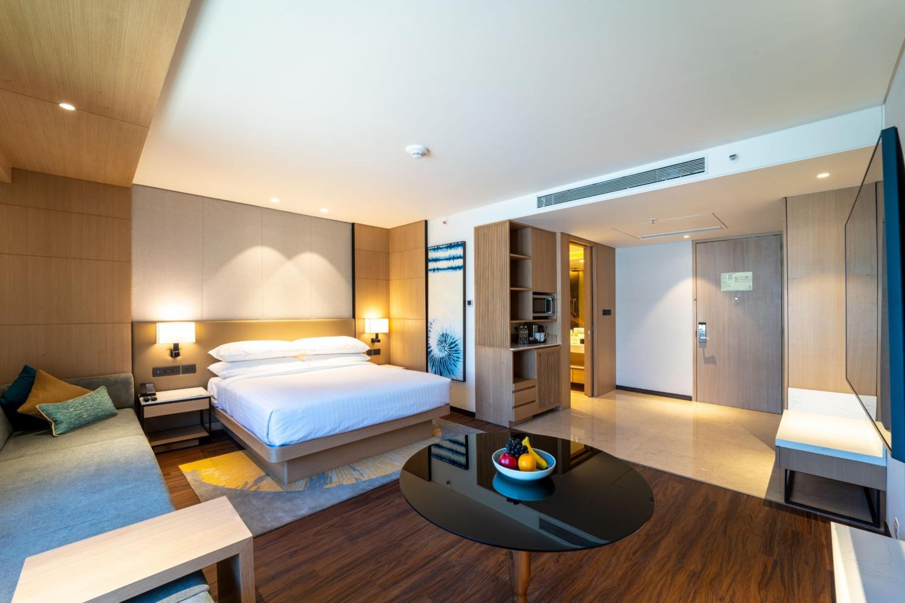Executive King – 20% Discount on F&B and Laundry Service Executive King – 20% Discount on F&B and Laundry Service