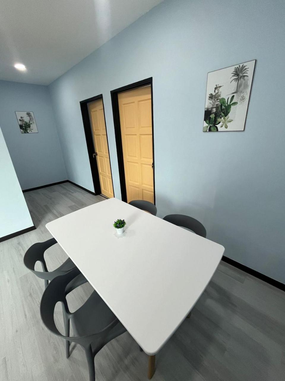 Two-Bedroom Suite - Photo 4