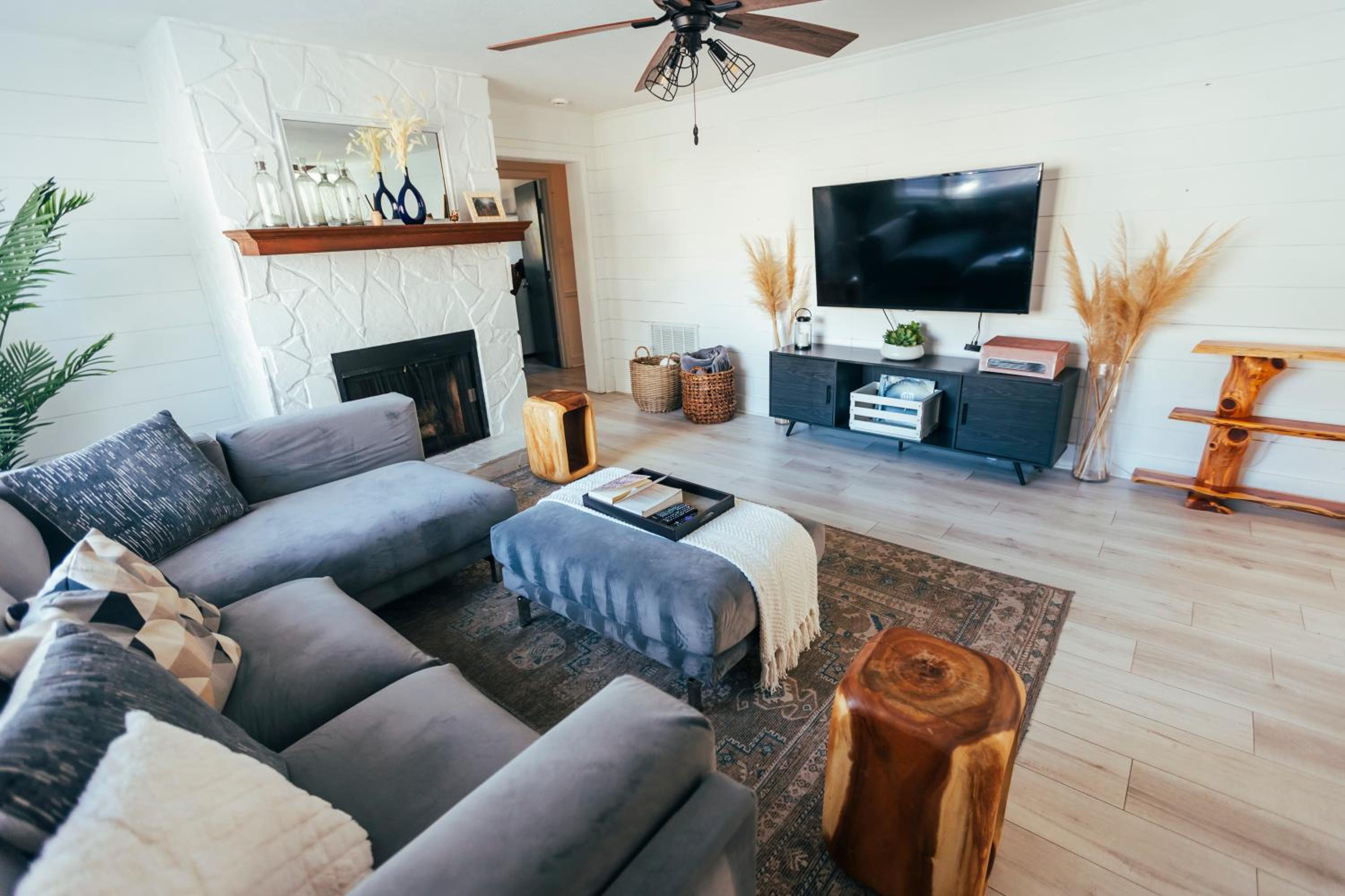 Three-Bedroom House photo 3