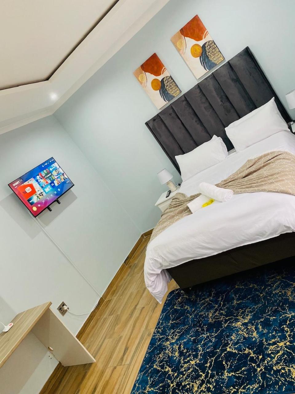 Double Room with Shared Bathroom photo 1