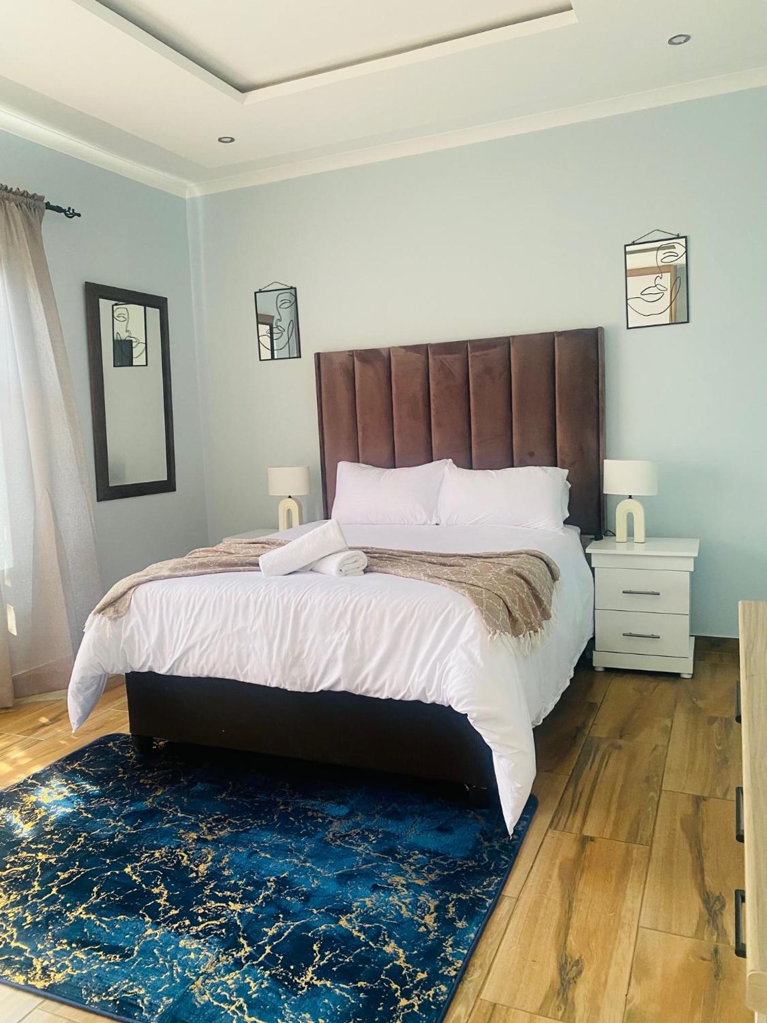 Double Room with Shared Bathroom photo 1
