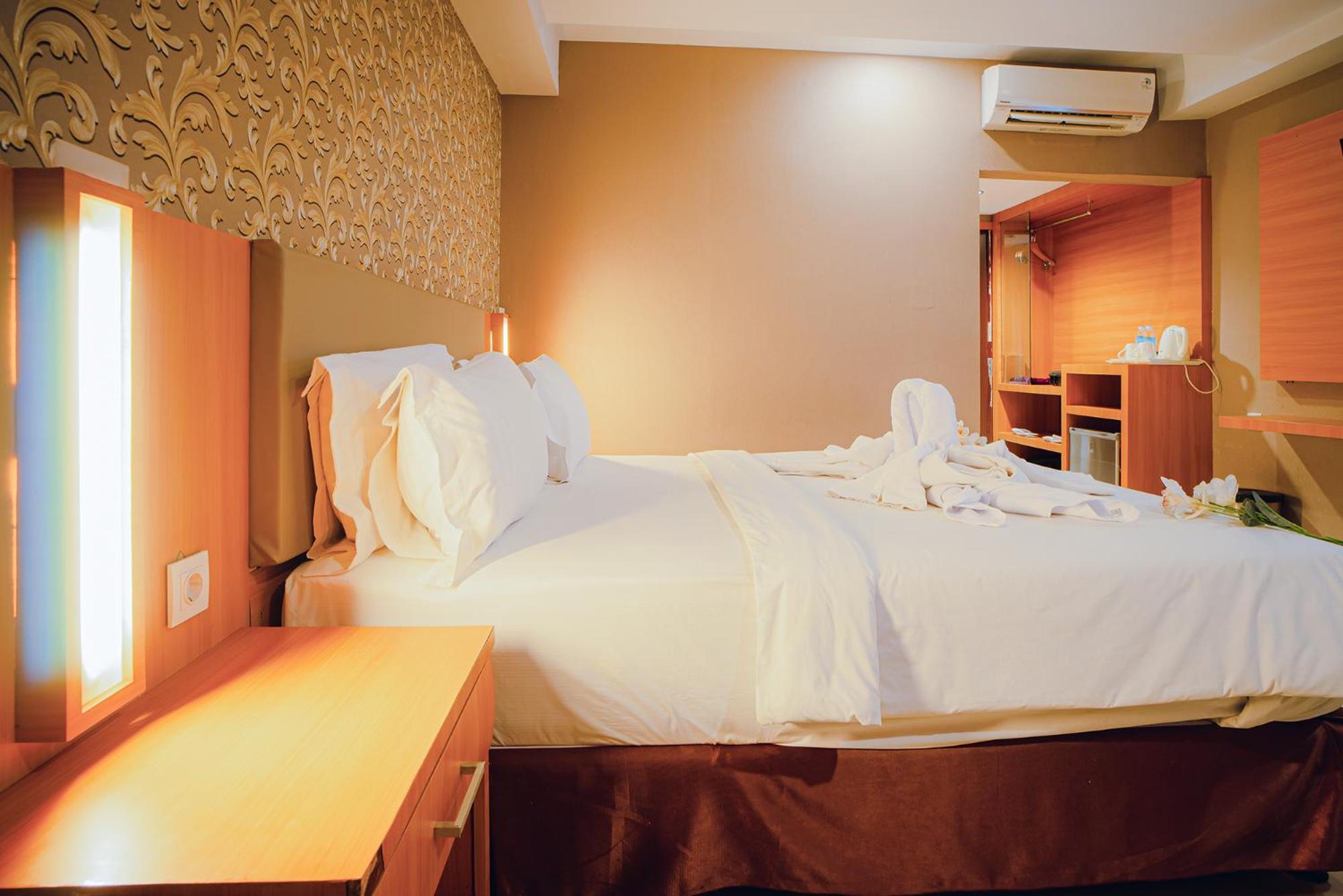 Deluxe Queen Room - Photo 1