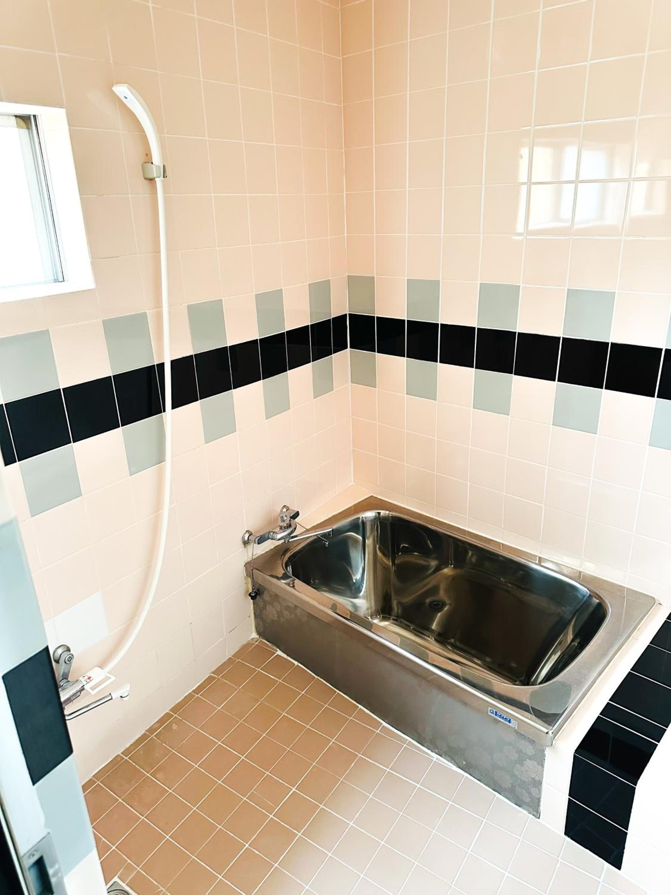Twin Room with Private Bathroom - Photo 2