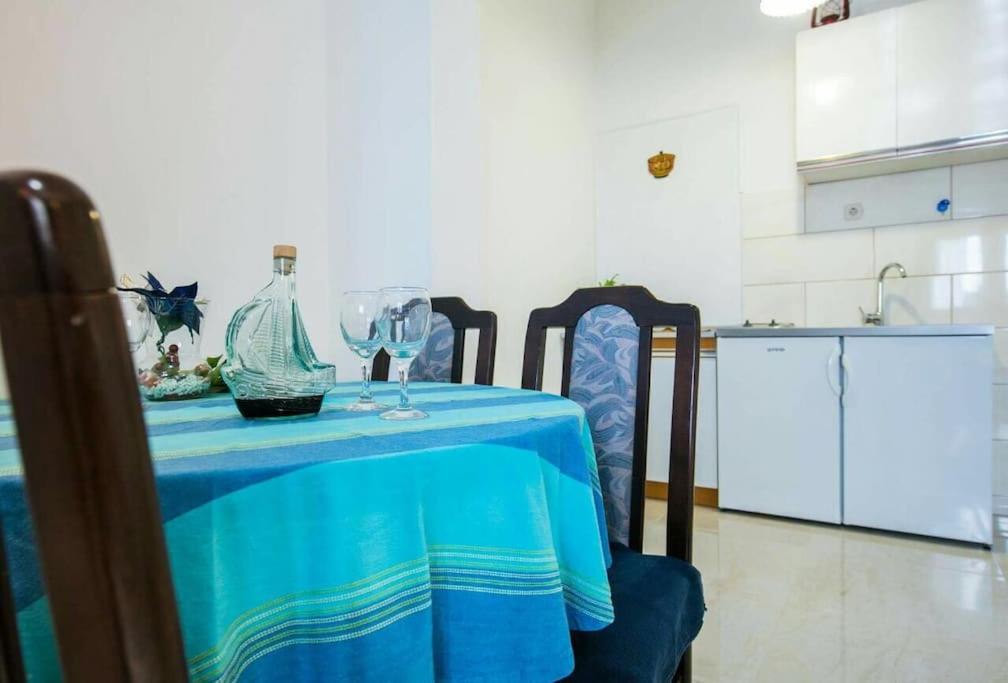 One-Bedroom Apartment photo 3