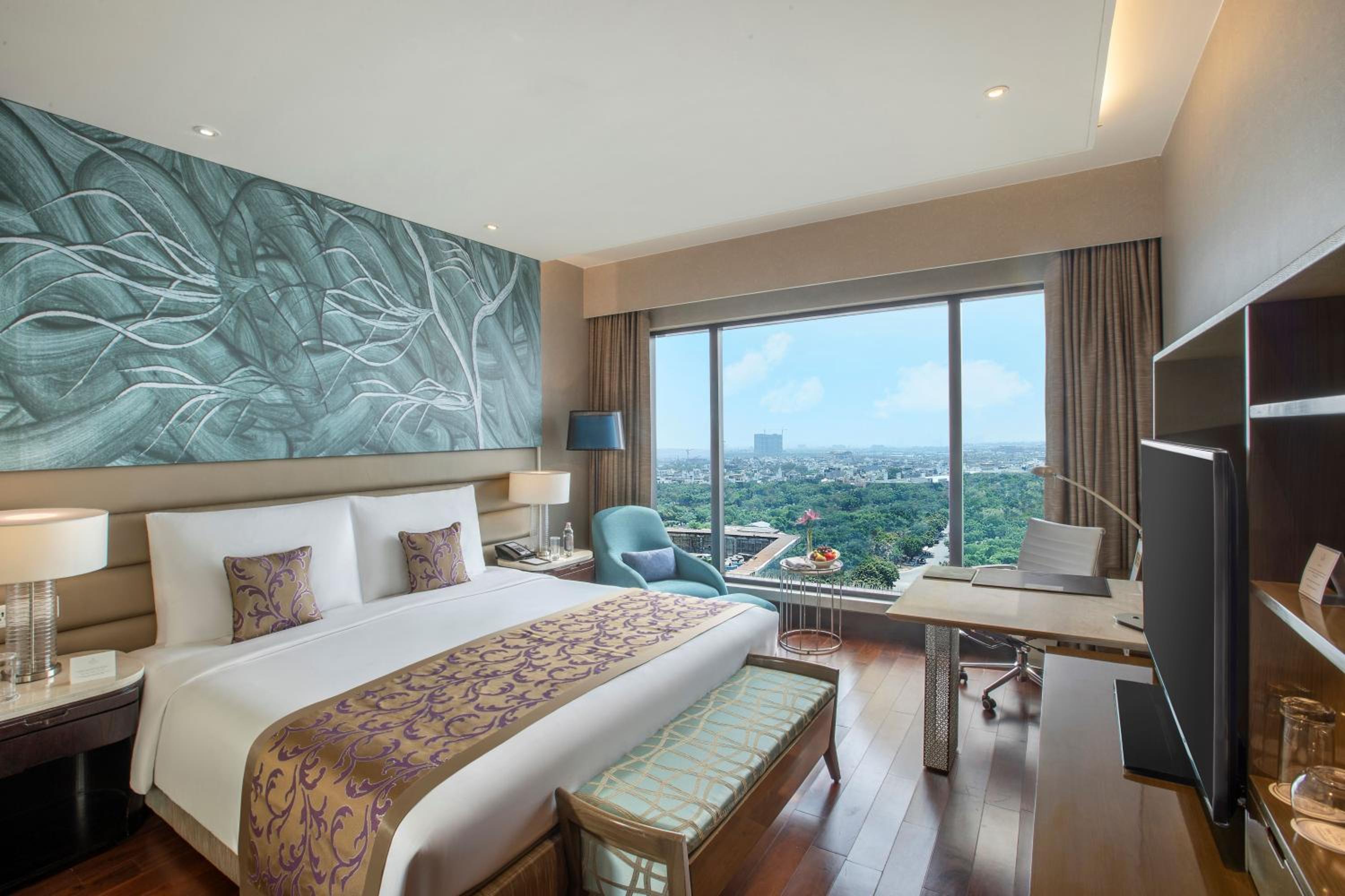 Executive Premier Room with Bathtub- 10% saving on all hotel services