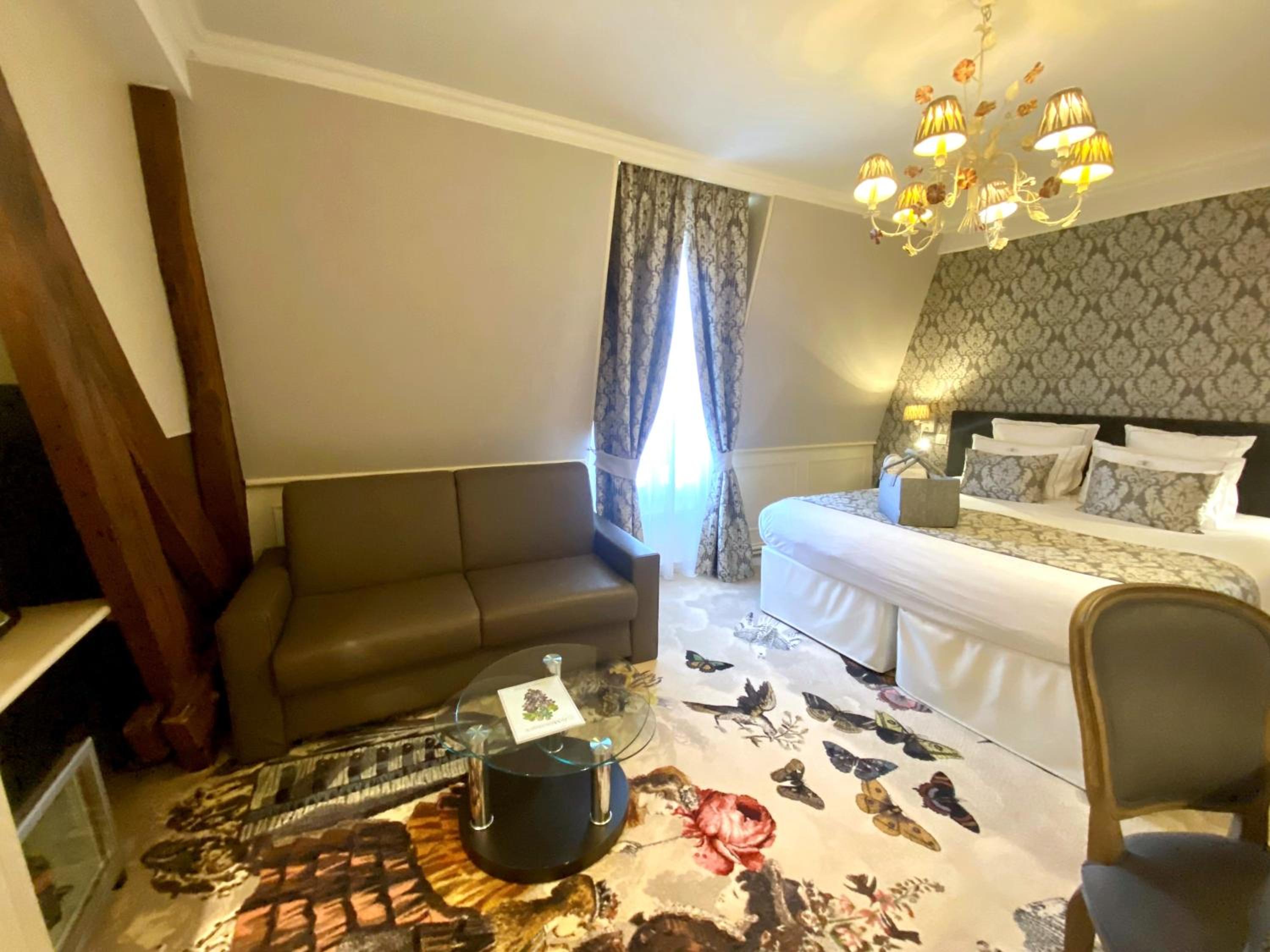 Deluxe Family Room photo 1