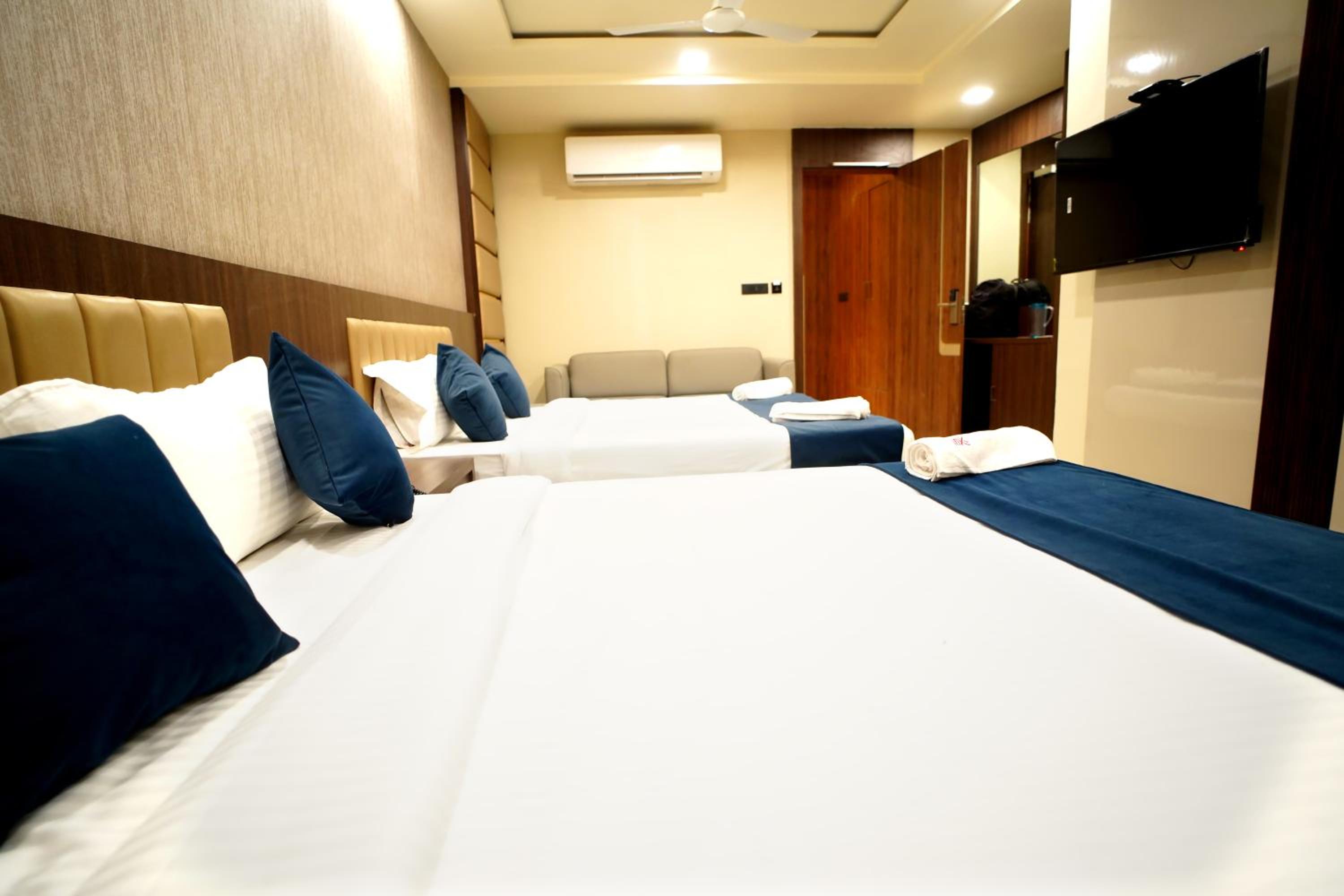 Deluxe Family Room