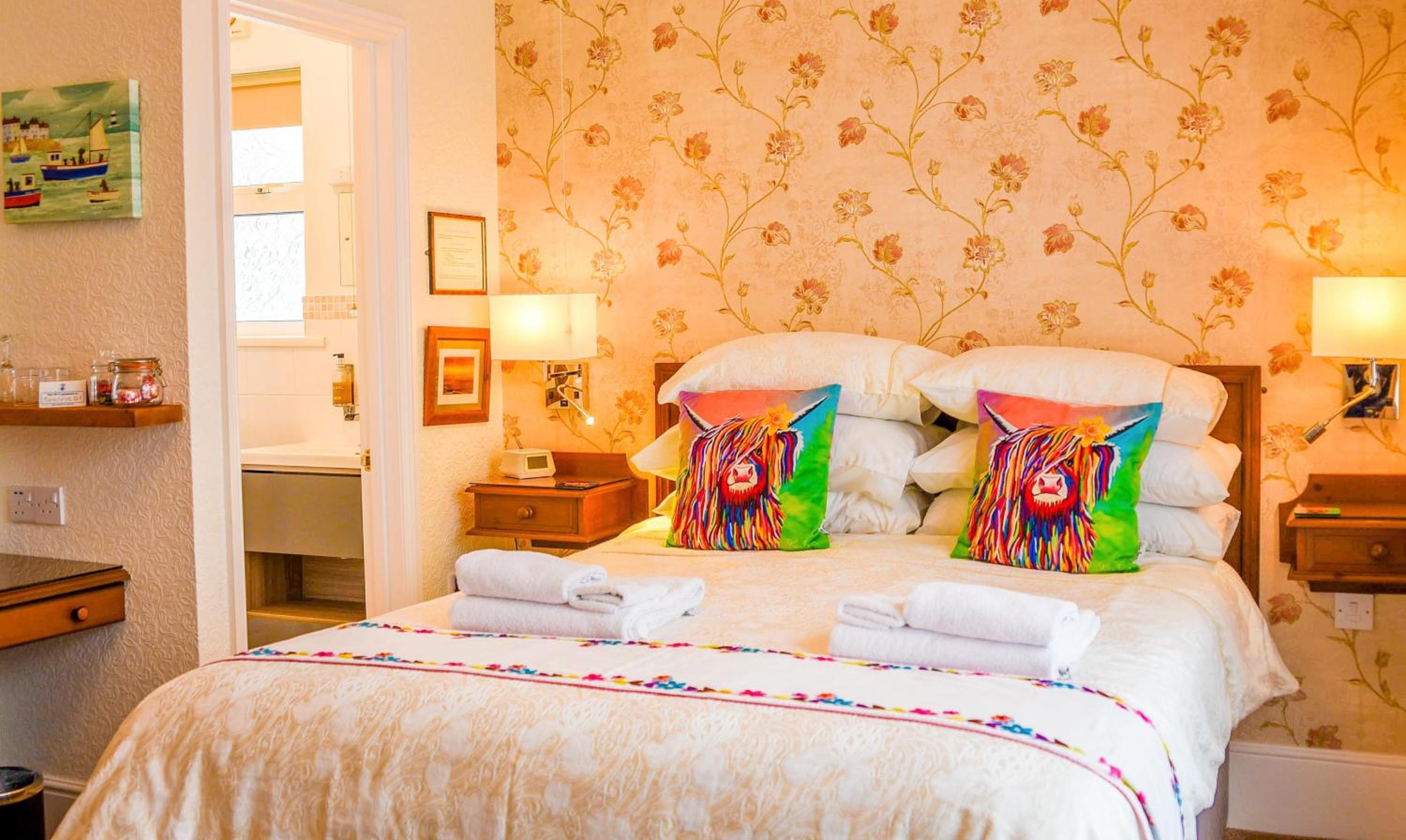Deluxe King Suite photo 2