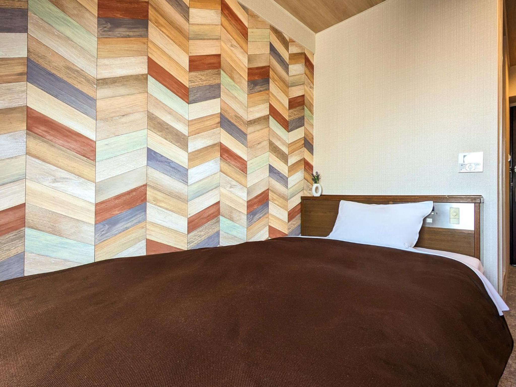 Renewal Standard Single Room - Smoking (E-Cigarets Only)
