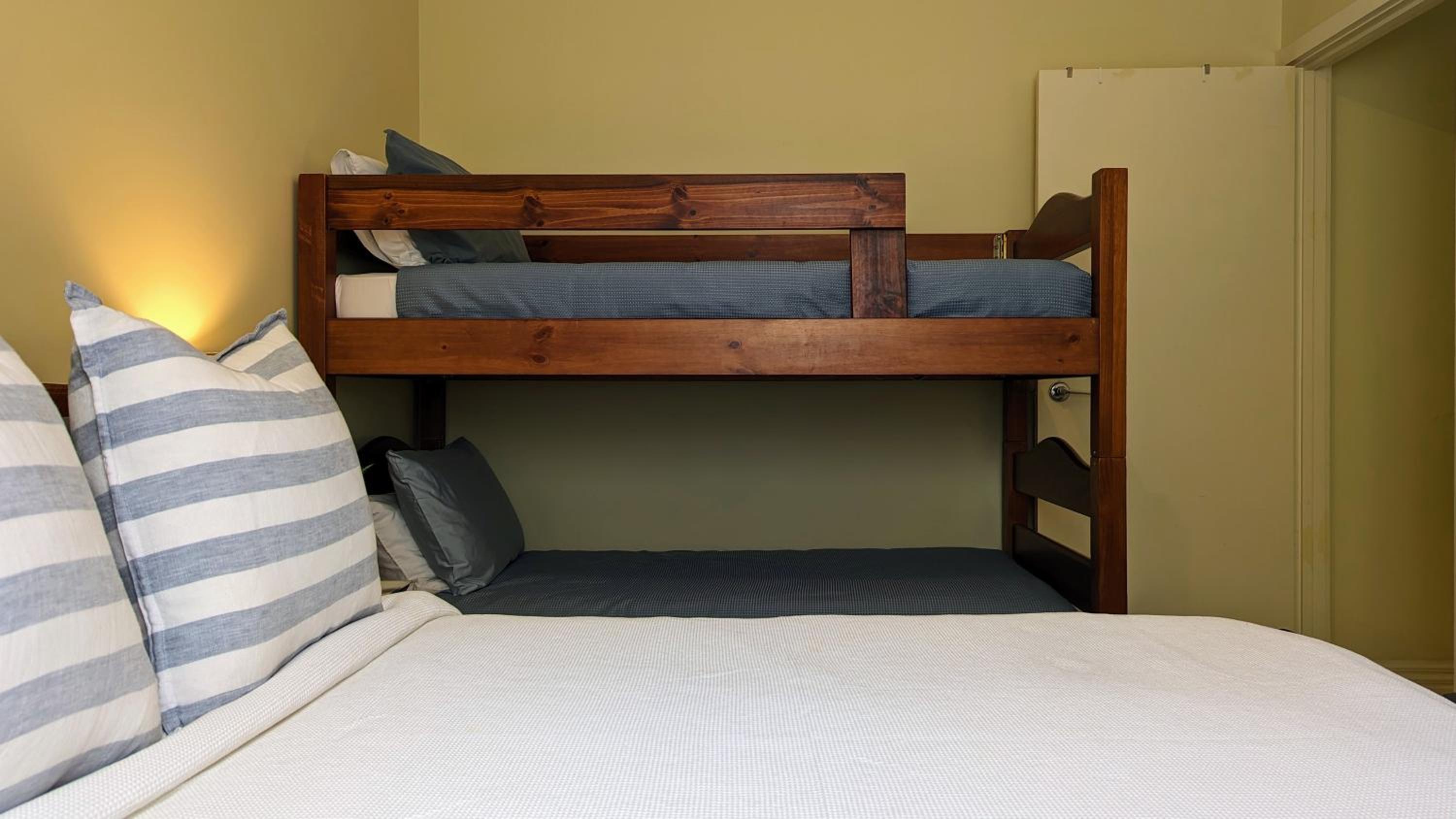 Two-Bedroom House photo 3