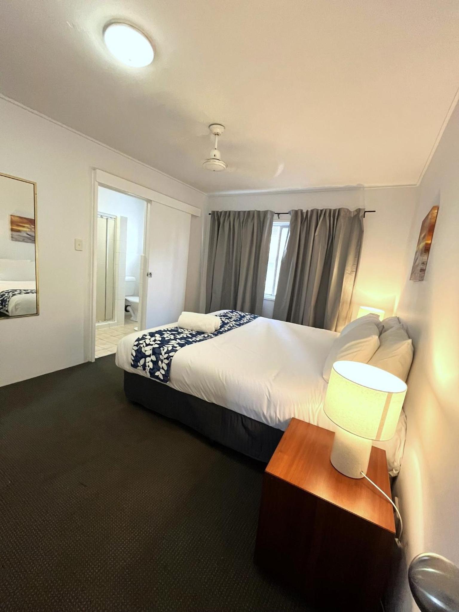 One-Bedroom Apartment (5 Adults) - Photo 10