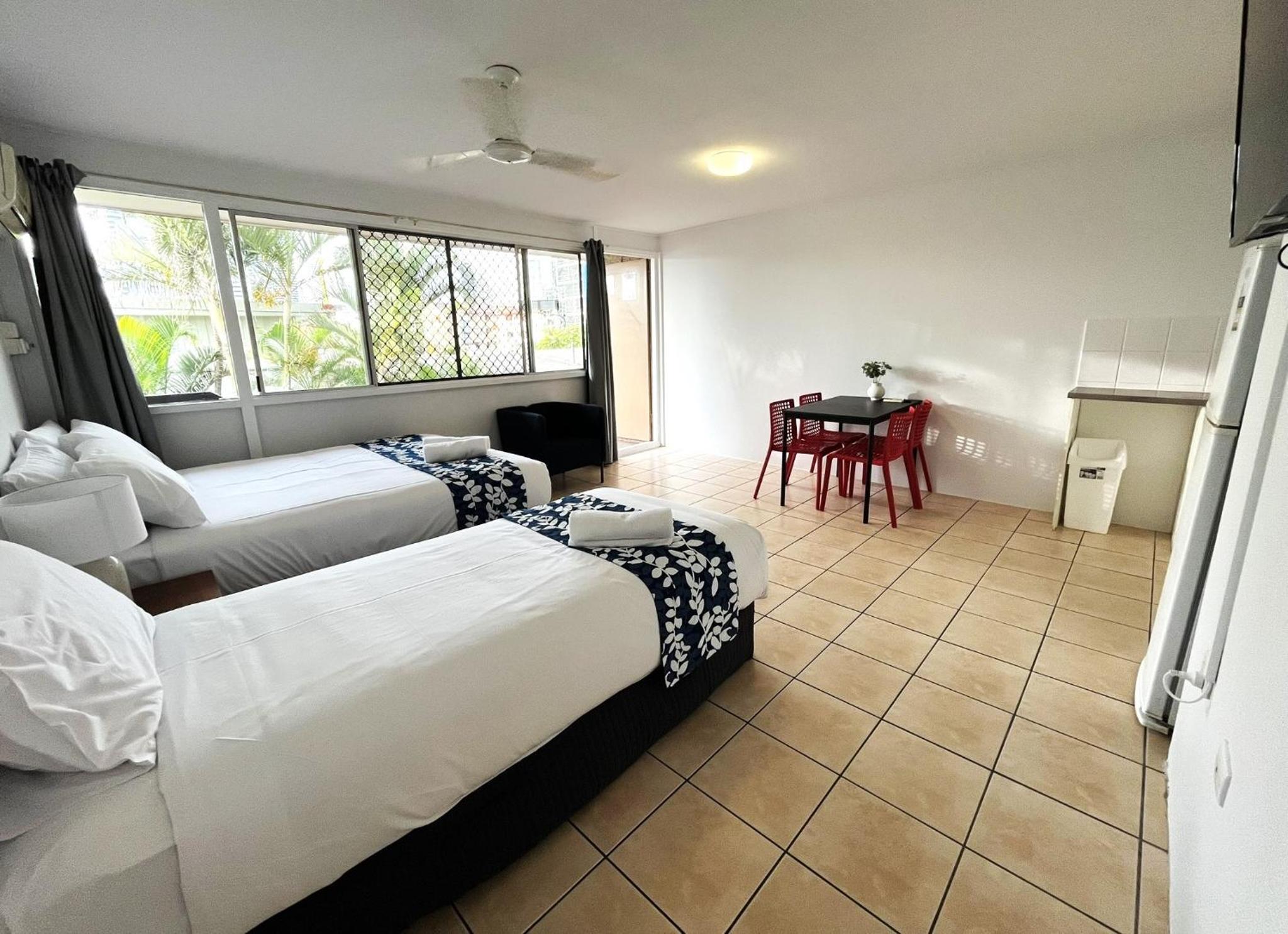 One-Bedroom Apartment (5 Adults) - Photo 3