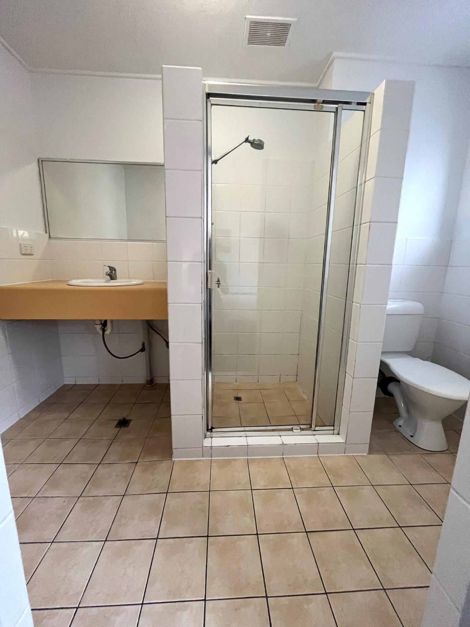 One-Bedroom Apartment (5 Adults) - Photo 11