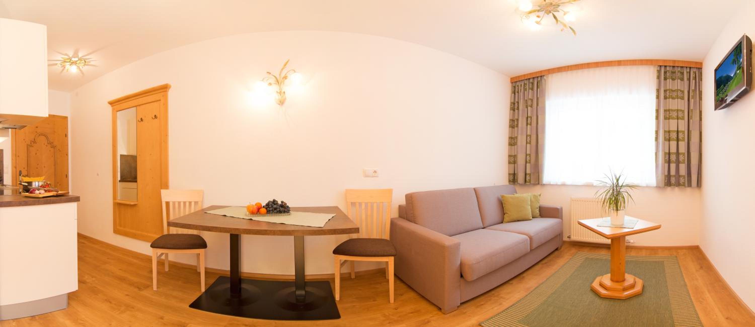One-Bedroom Apartment with Garden photo 1
