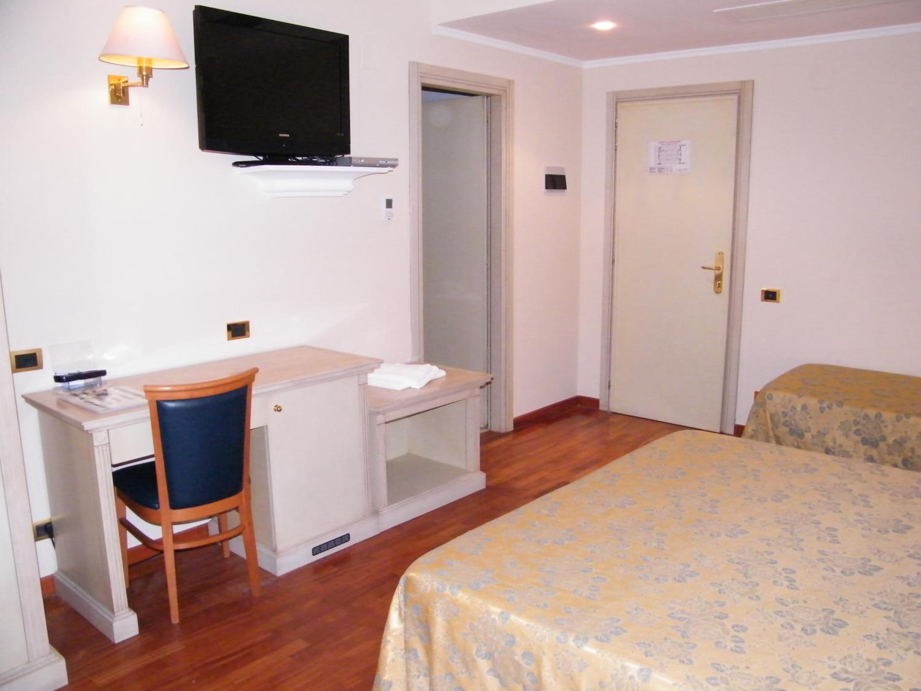 Triple Room - Photo 2