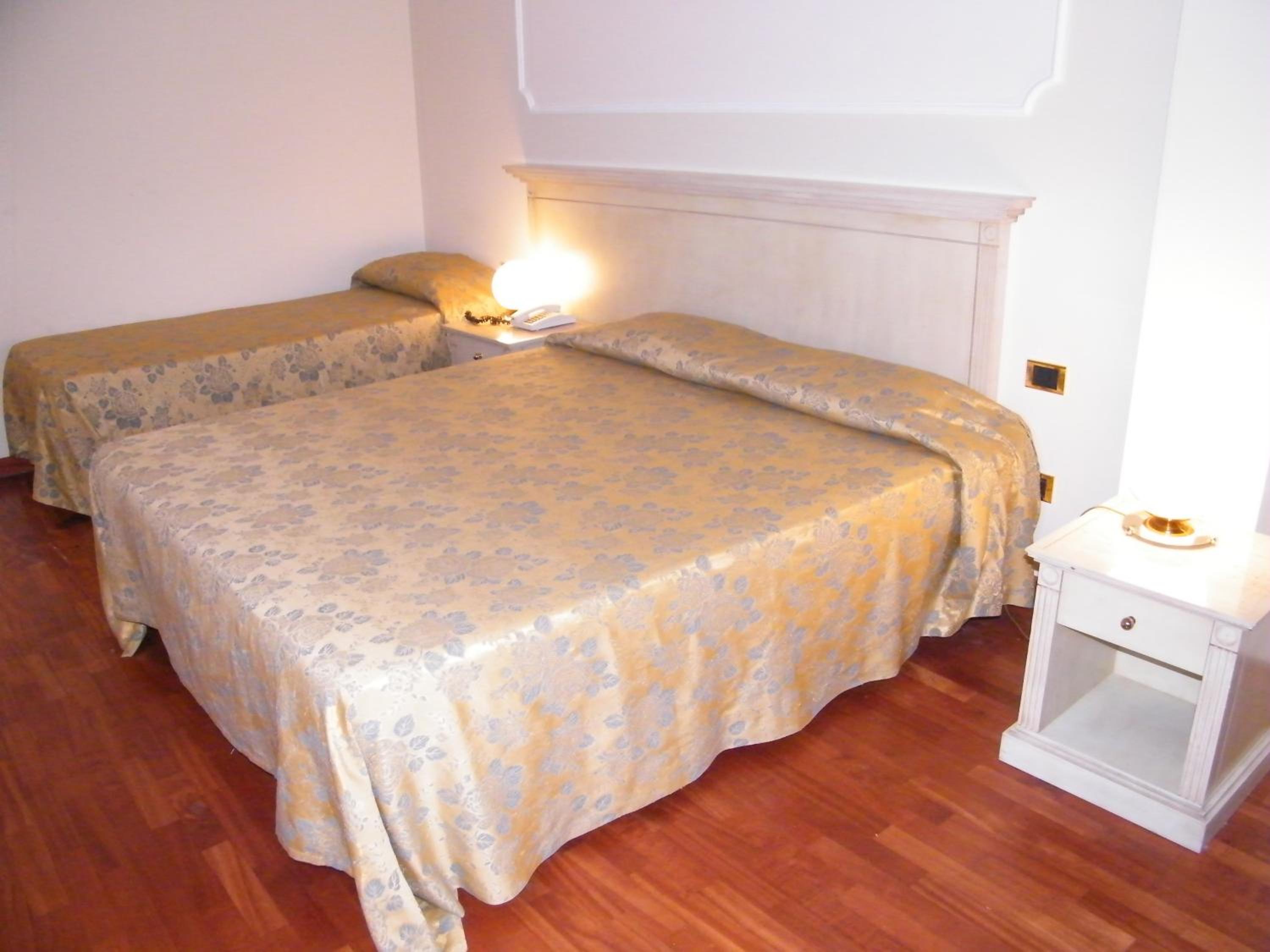 Triple Room - Photo 1