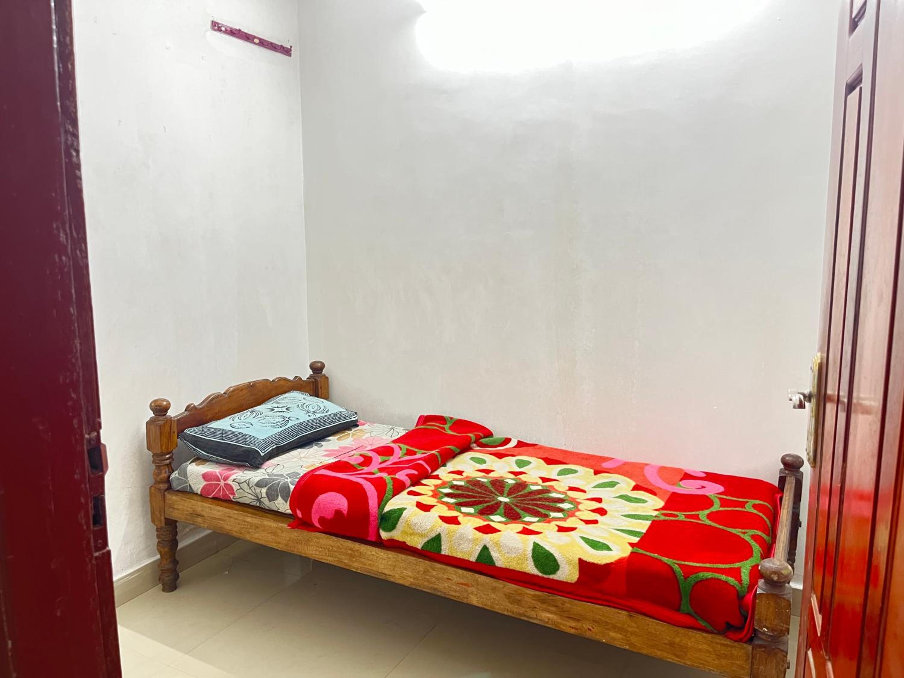 Budget Single Room photo 3
