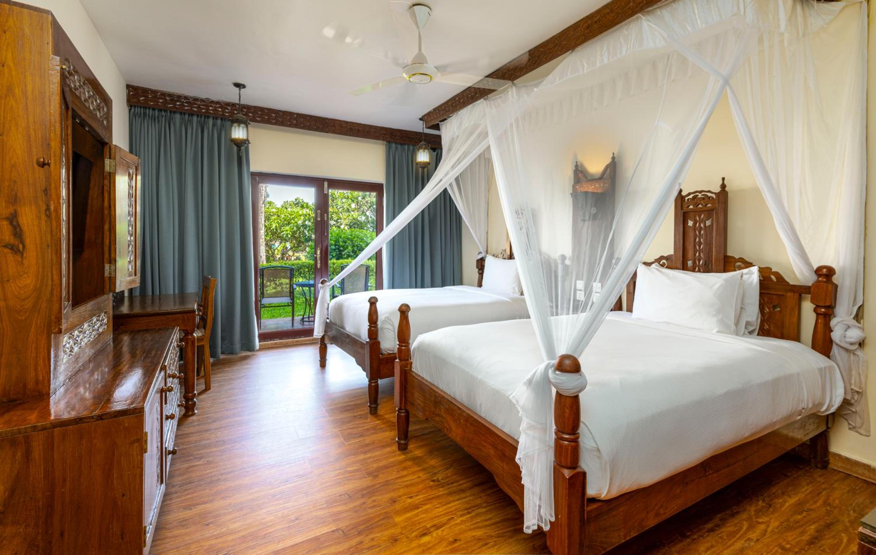 Twin Room with Garden View - Photo 3