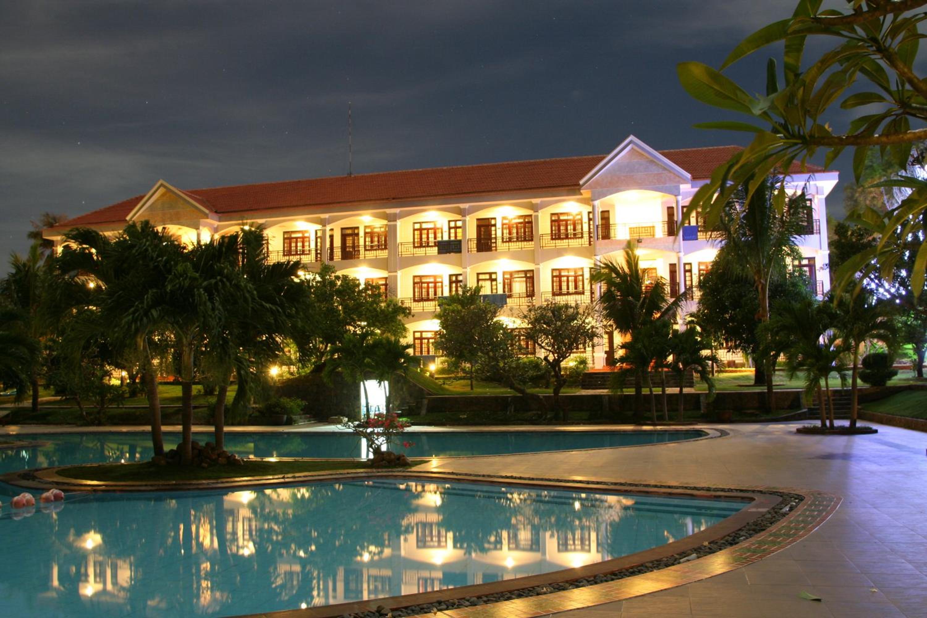 Deluxe Double or Twin Room with Pool View - Photo 5