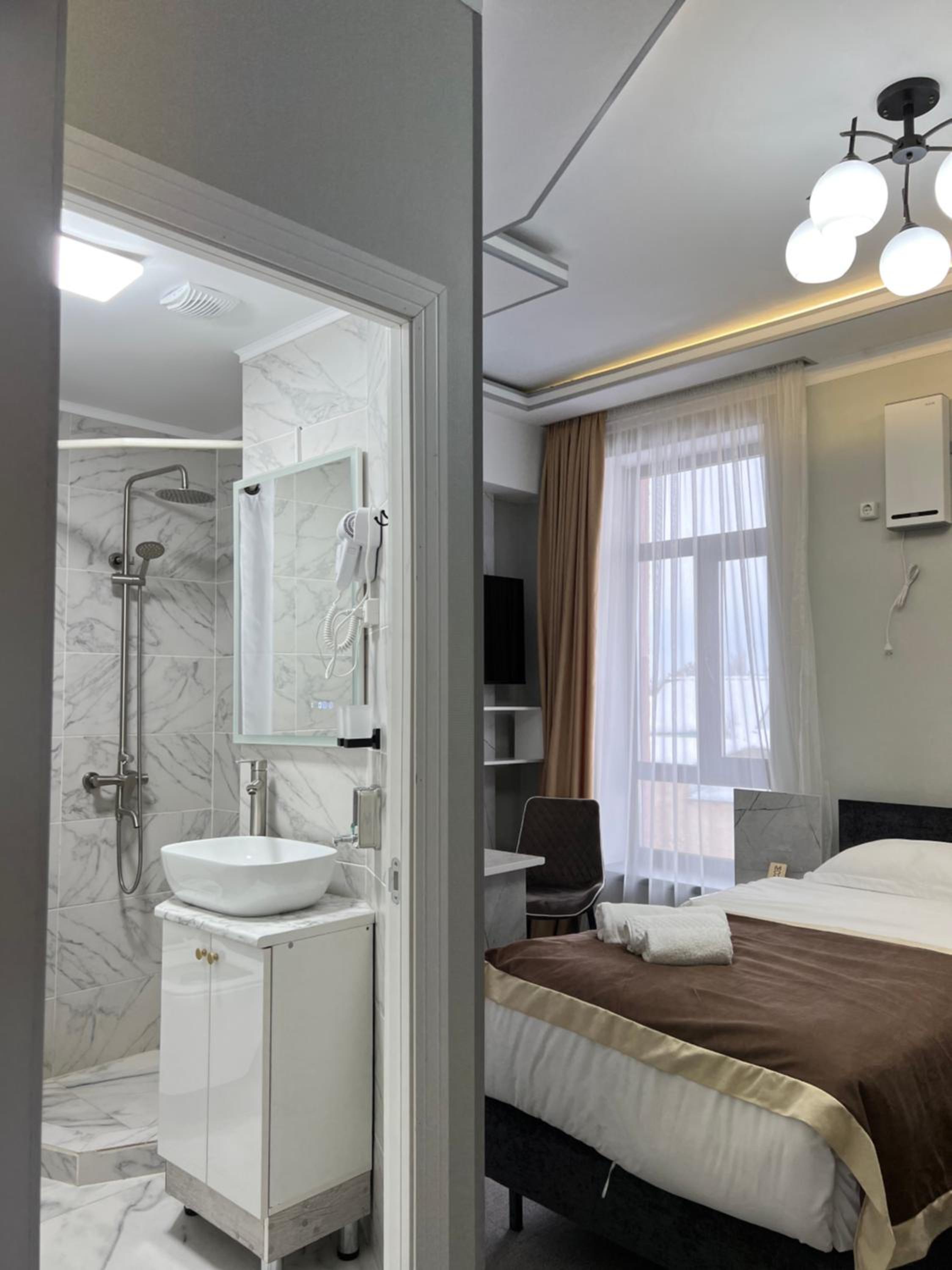 Twin Room with Shower