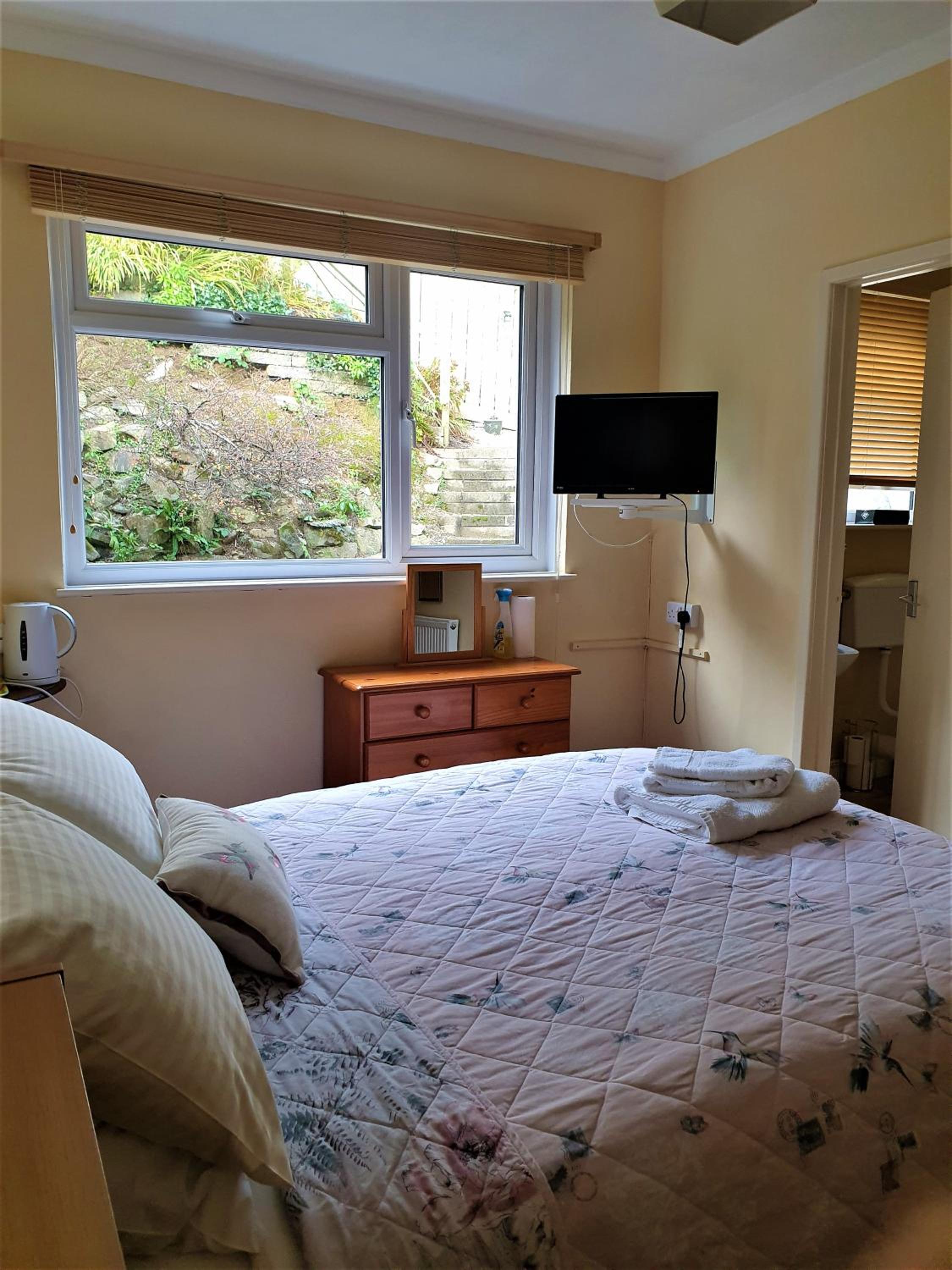 Groud Floor Double Room with Private Bathroom photo 1