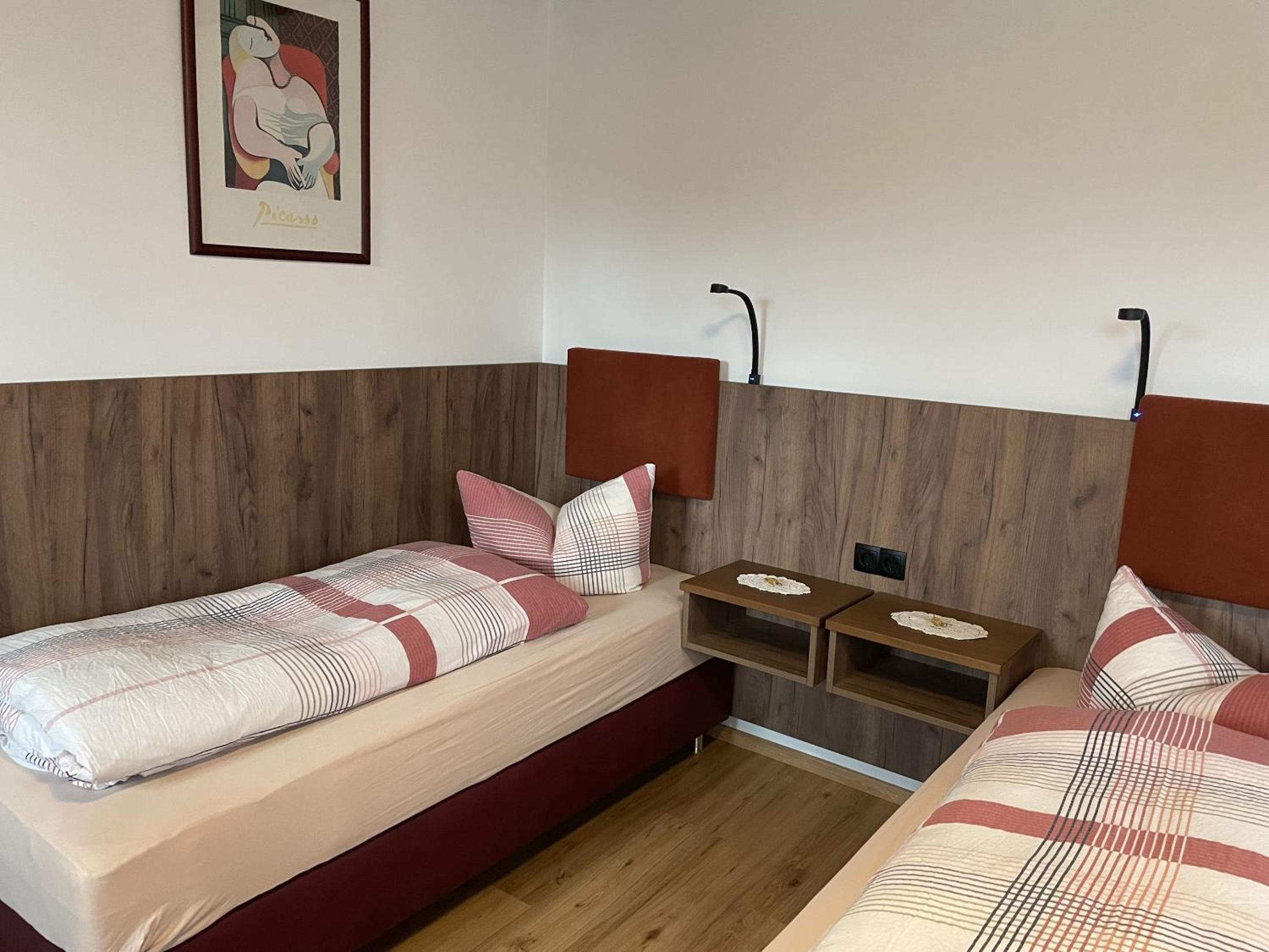 Standard Triple Room - Photo 6