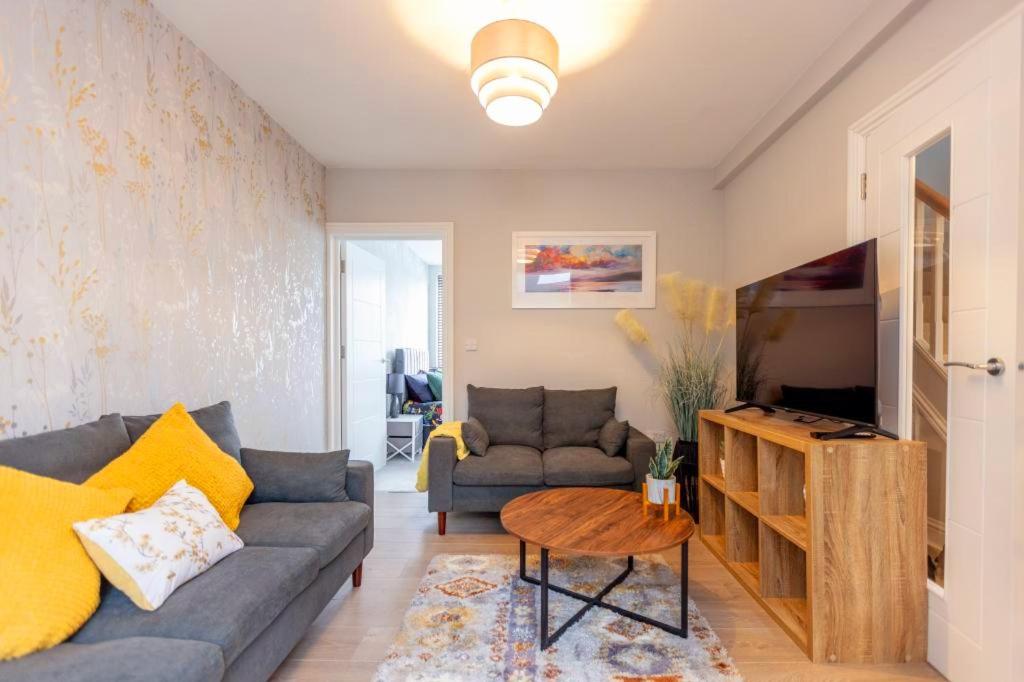 Four-Bedroom House photo 1