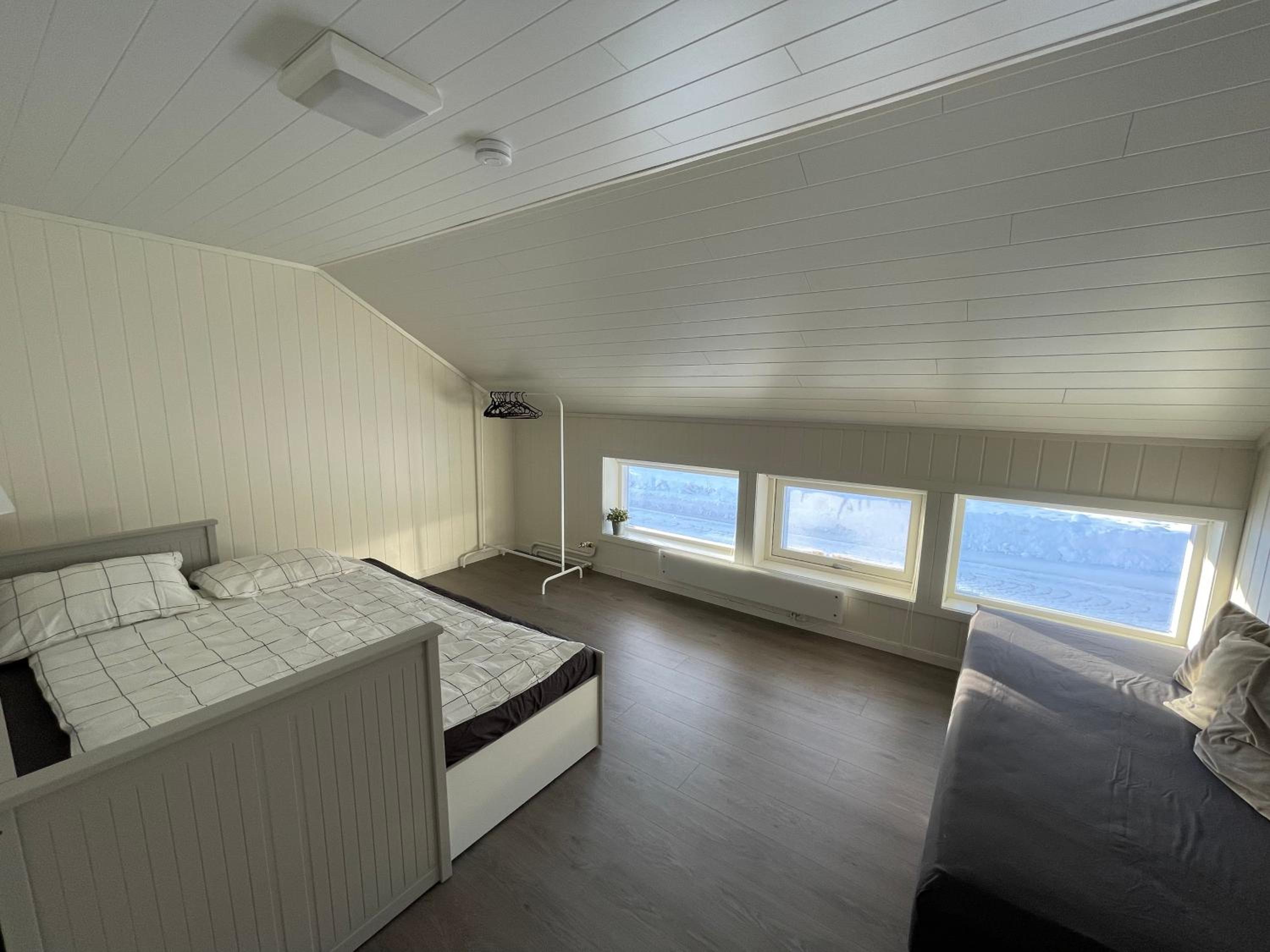 Seven-Bedroom House photo 1