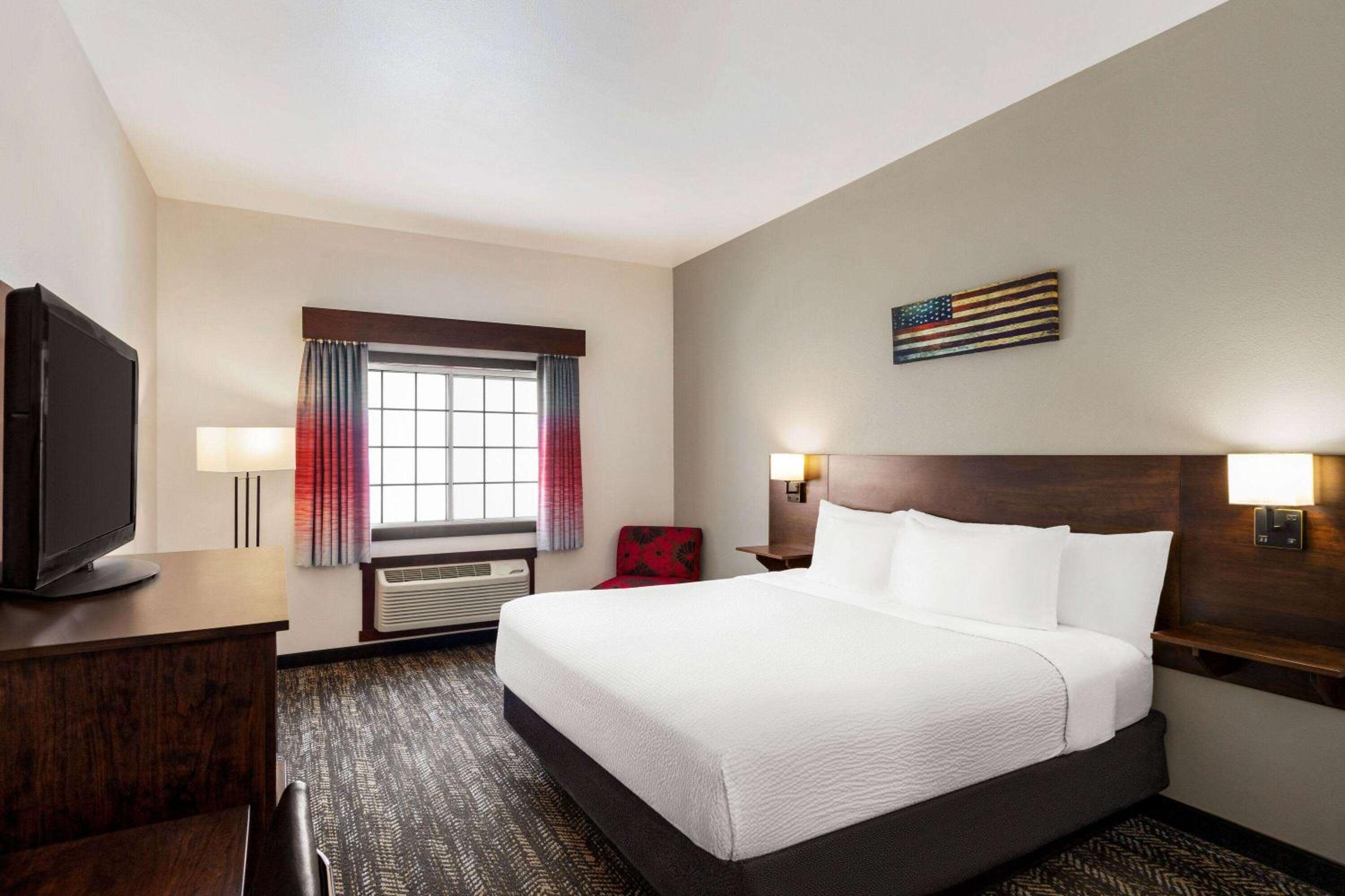 King Room - Non-Smoking photo 1