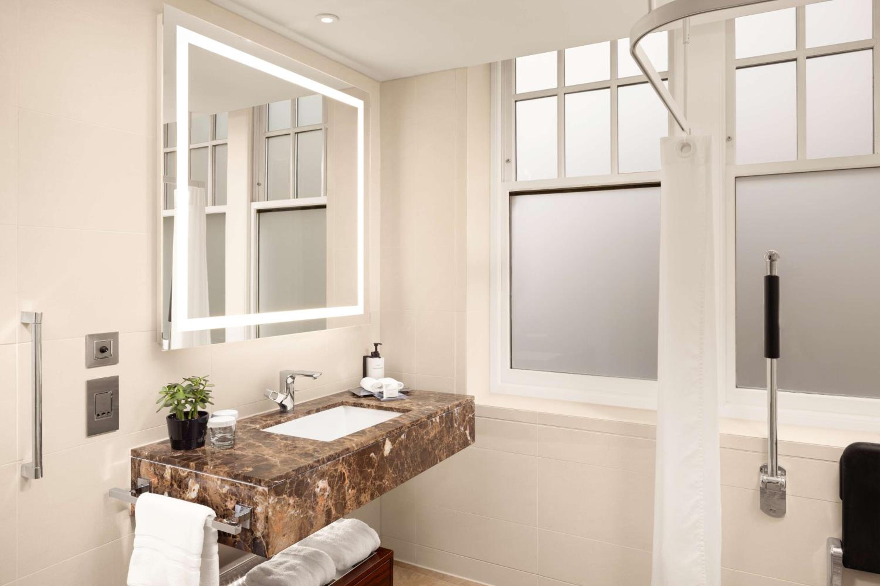 Superior Twin Room - Mobility Access