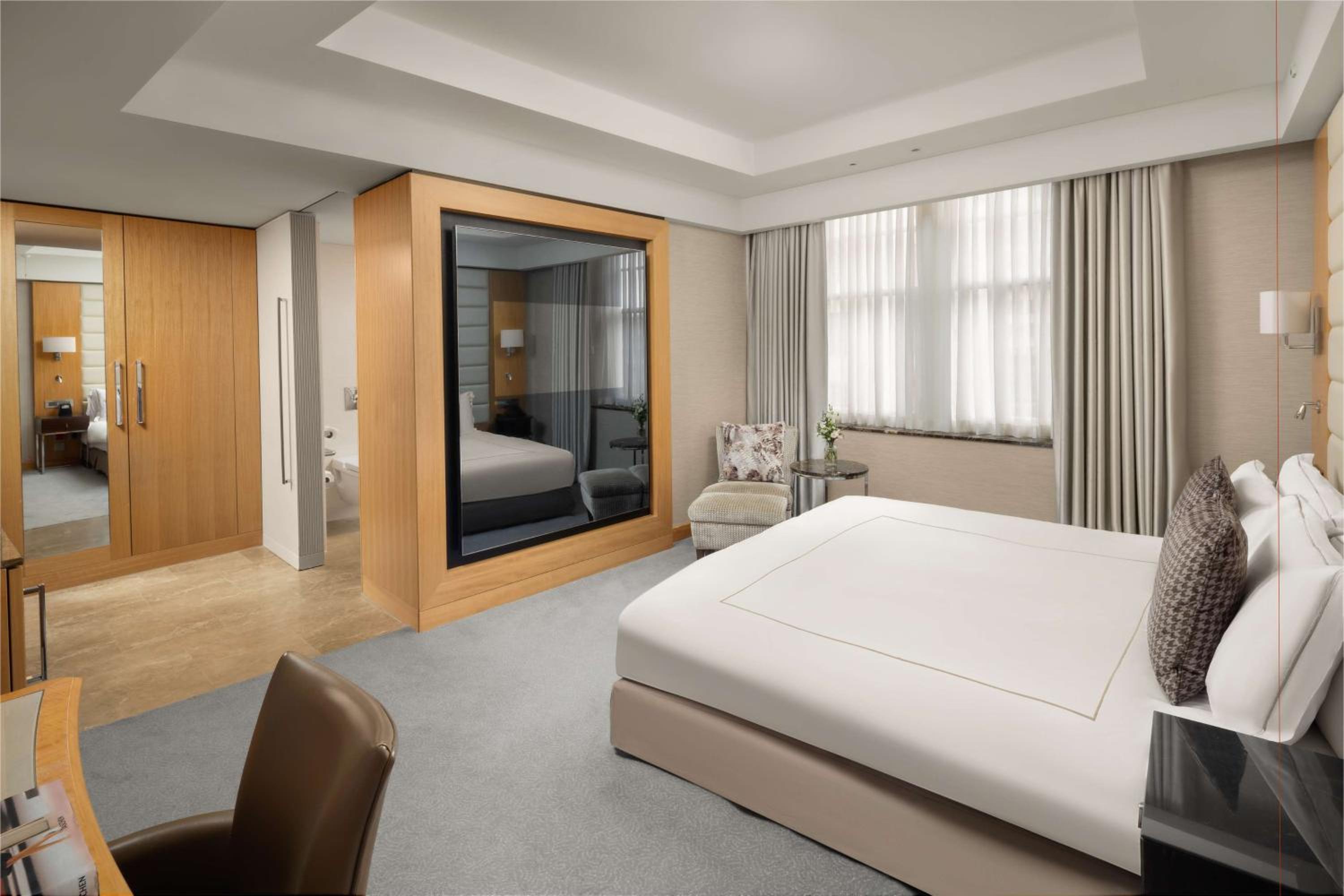 Superior King Room - Disability Access