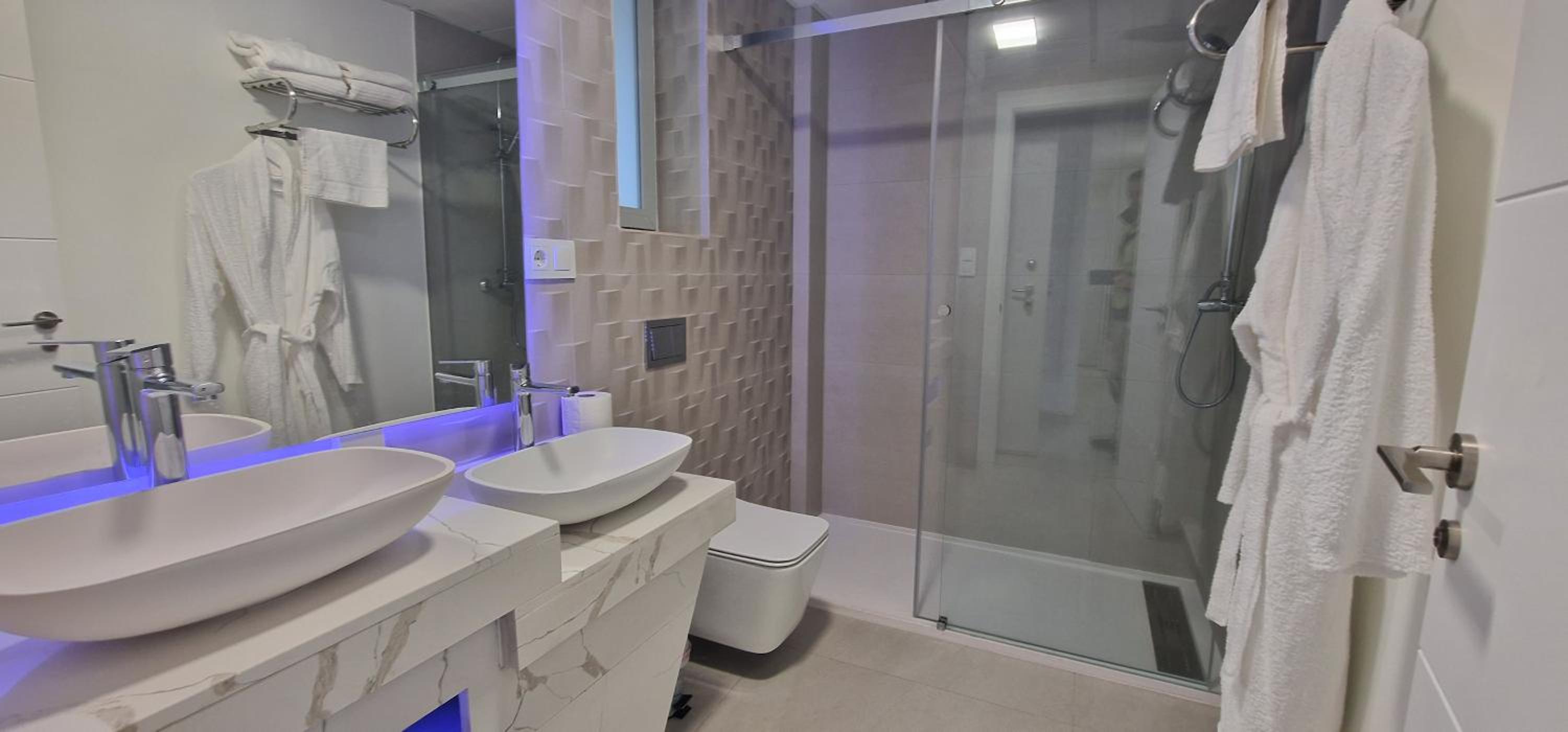 Penthouse Apartment - Photo 16