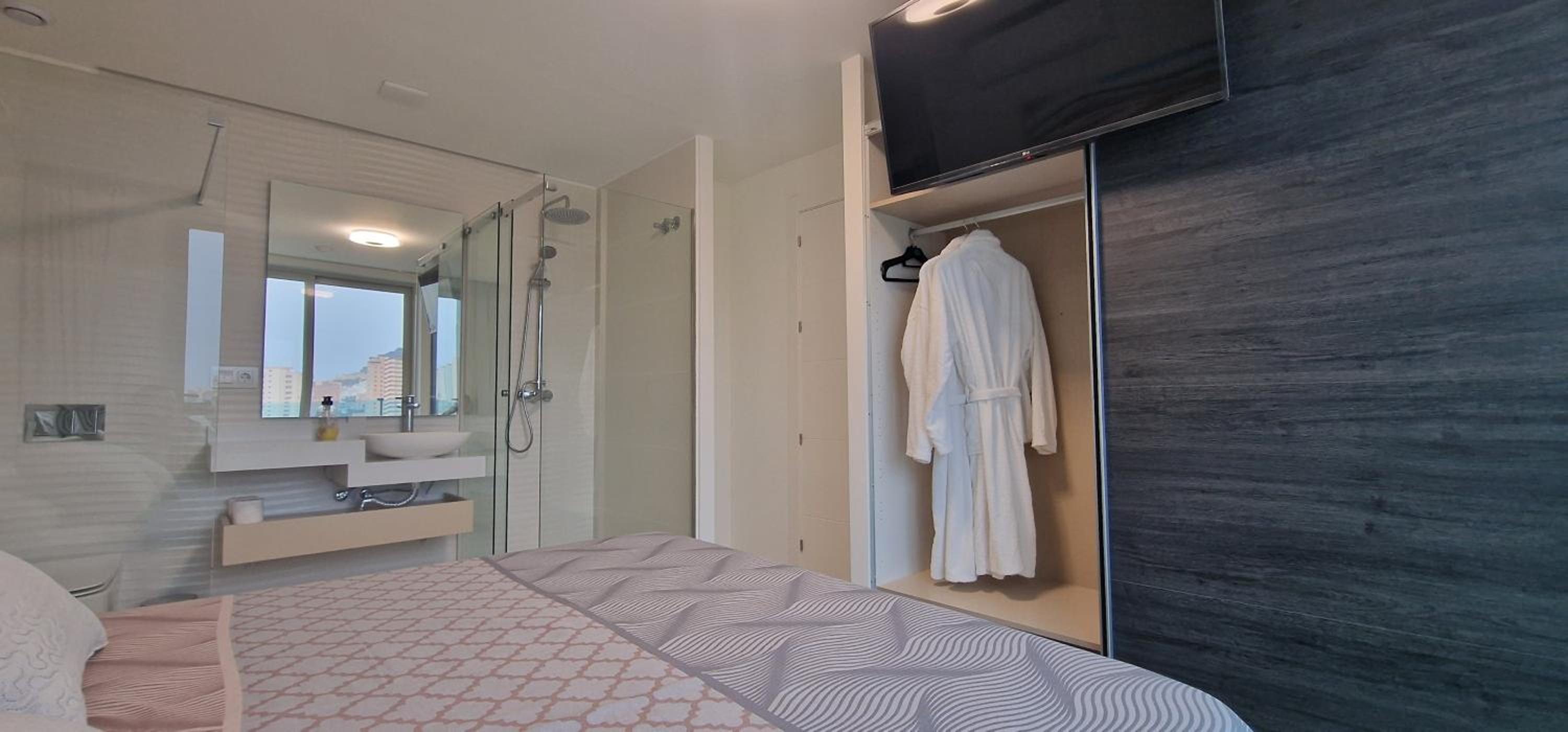 Penthouse Apartment - Photo 2