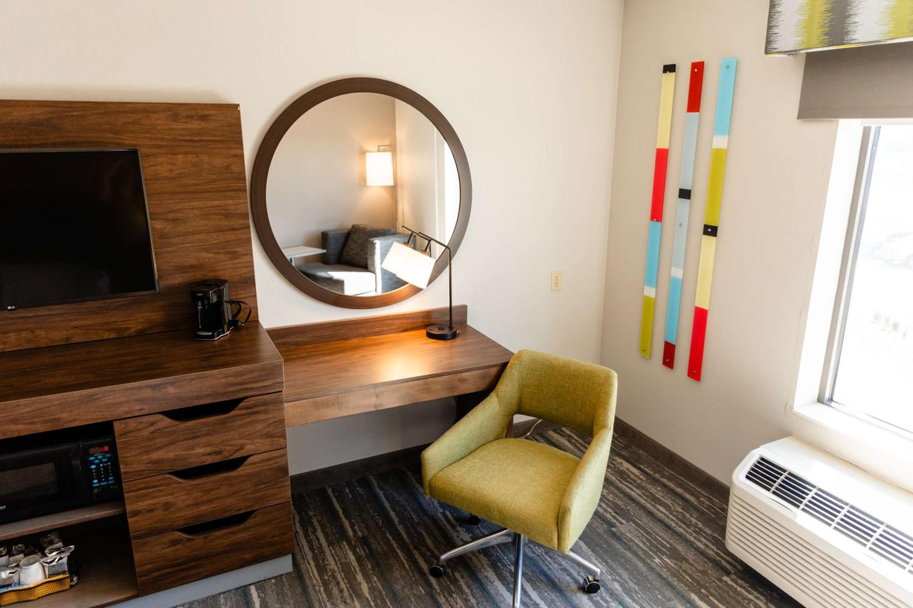 King Studio Suite - Non-Smoking - Photo 1