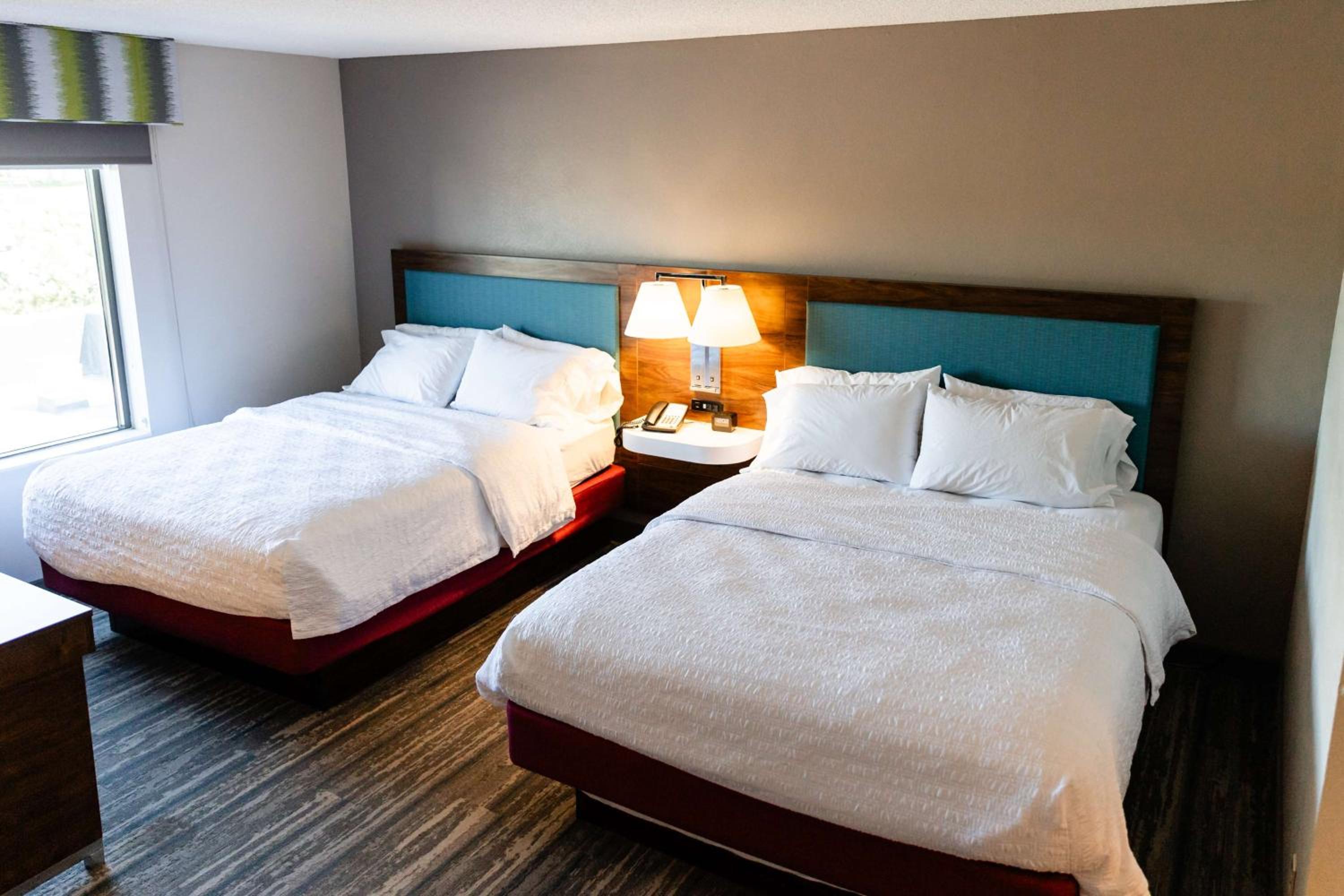 Studio Suite with Two Queen Beds and Kitchenette - Non-Smoking - Photo 4