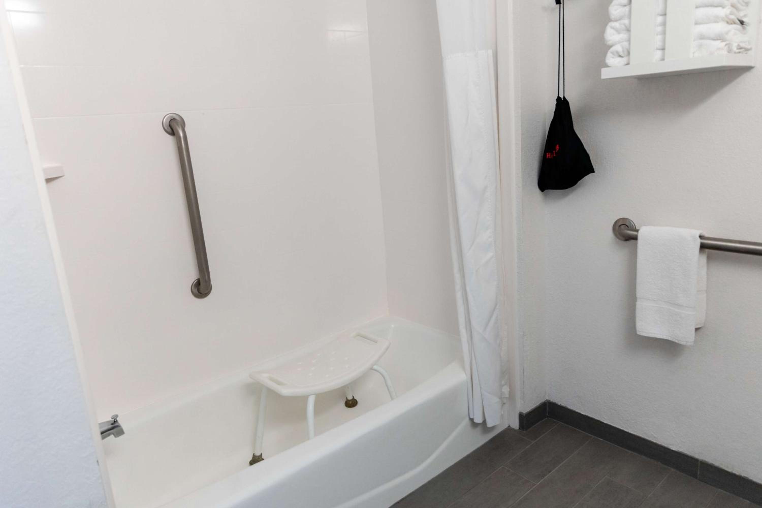 King Room - Mobility Access/Non-Smoking