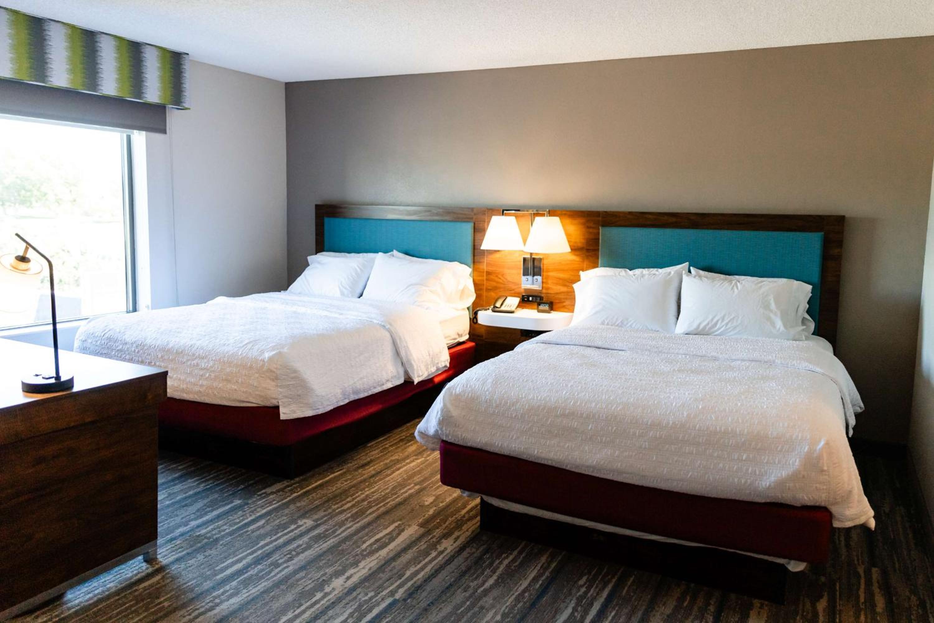 Studio Suite with Two Queen Beds and Kitchenette - Non-Smoking - Photo 2