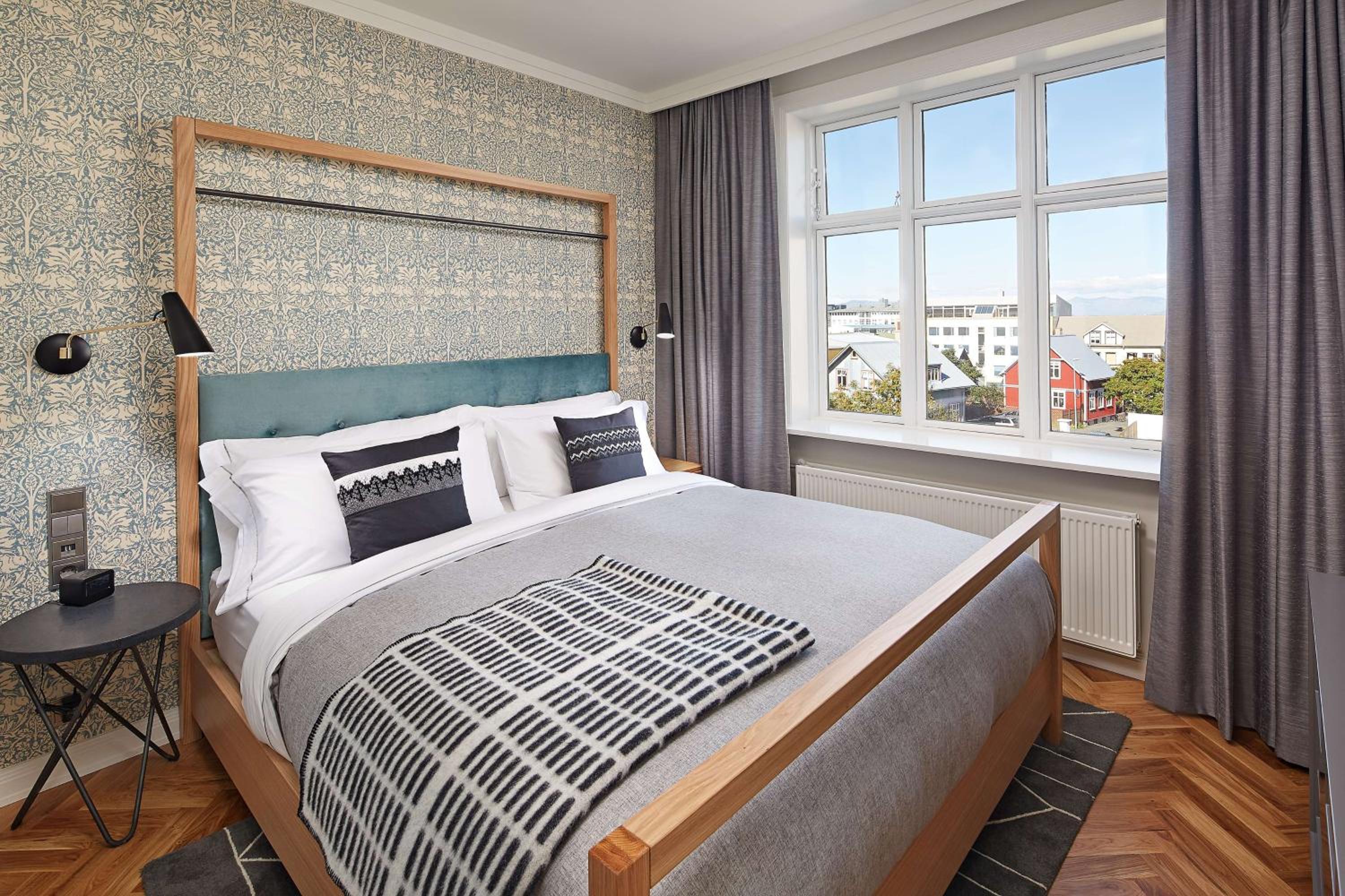 One-Bedroom King Suite photo 2