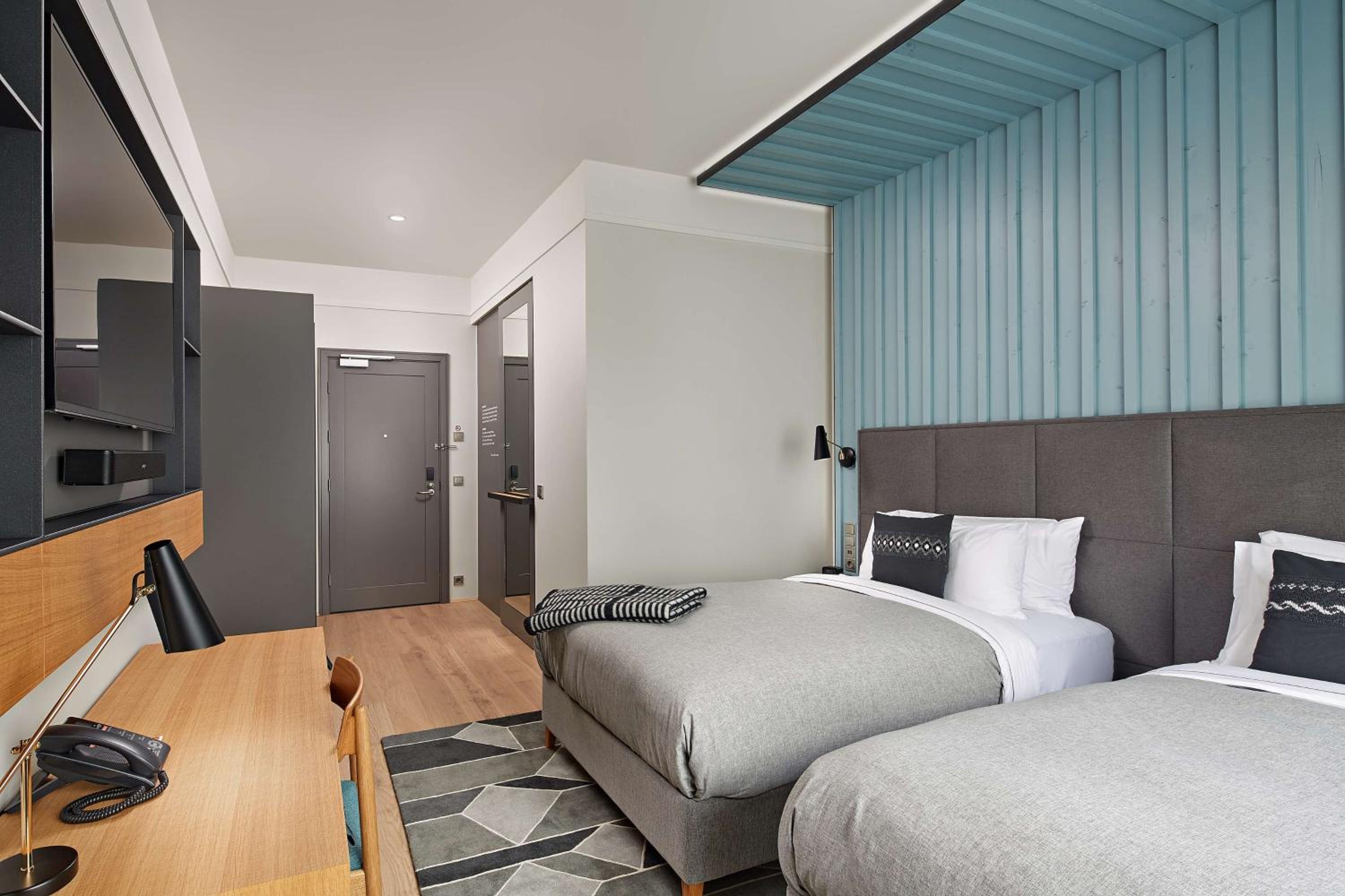 Premium Twin Room photo 2