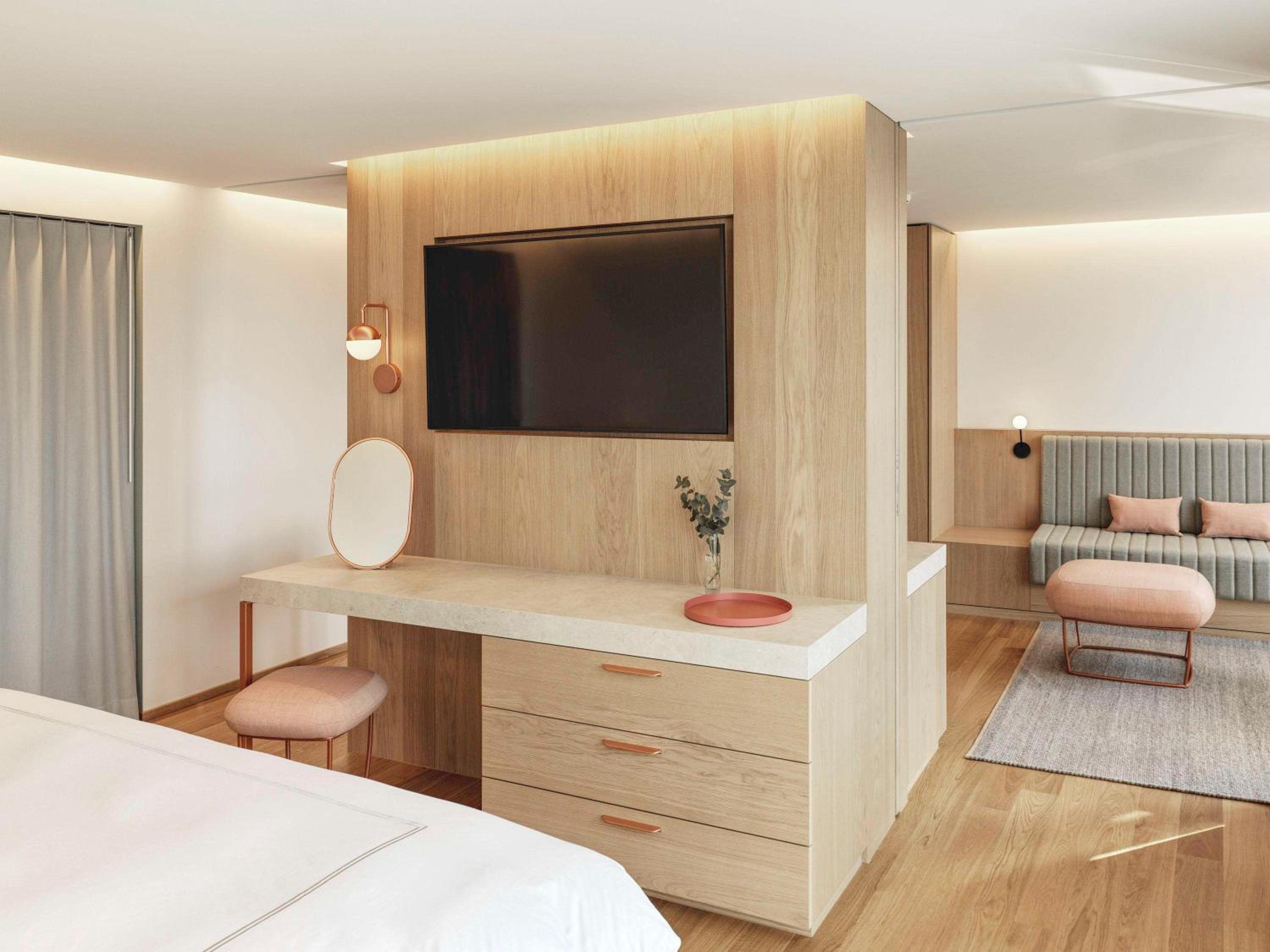 Vitality King Suite with Balcony and Panoramic View - Photo 2