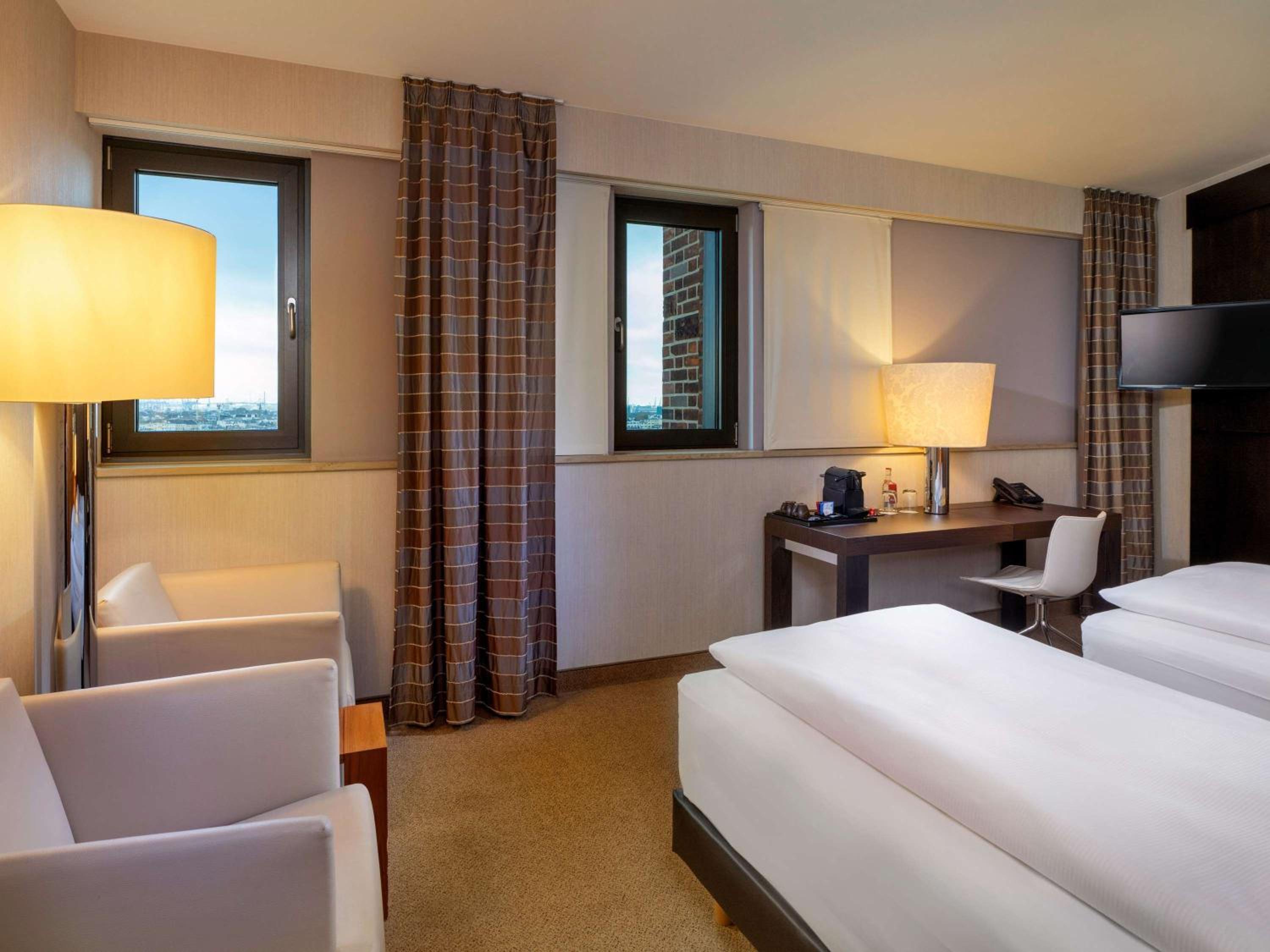 Classic Twin Room thumbnail 5