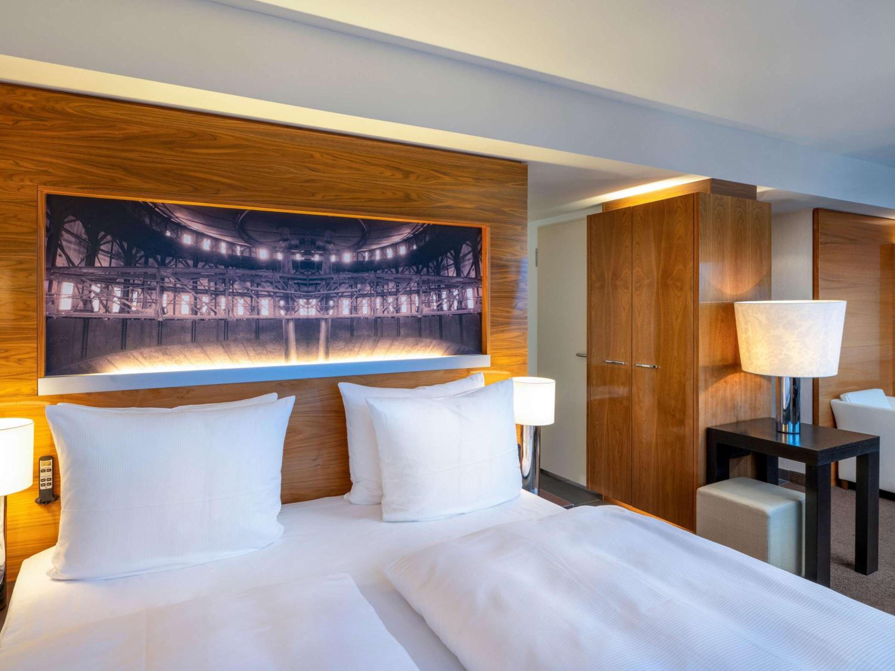 Junior King Suite - Photo 15