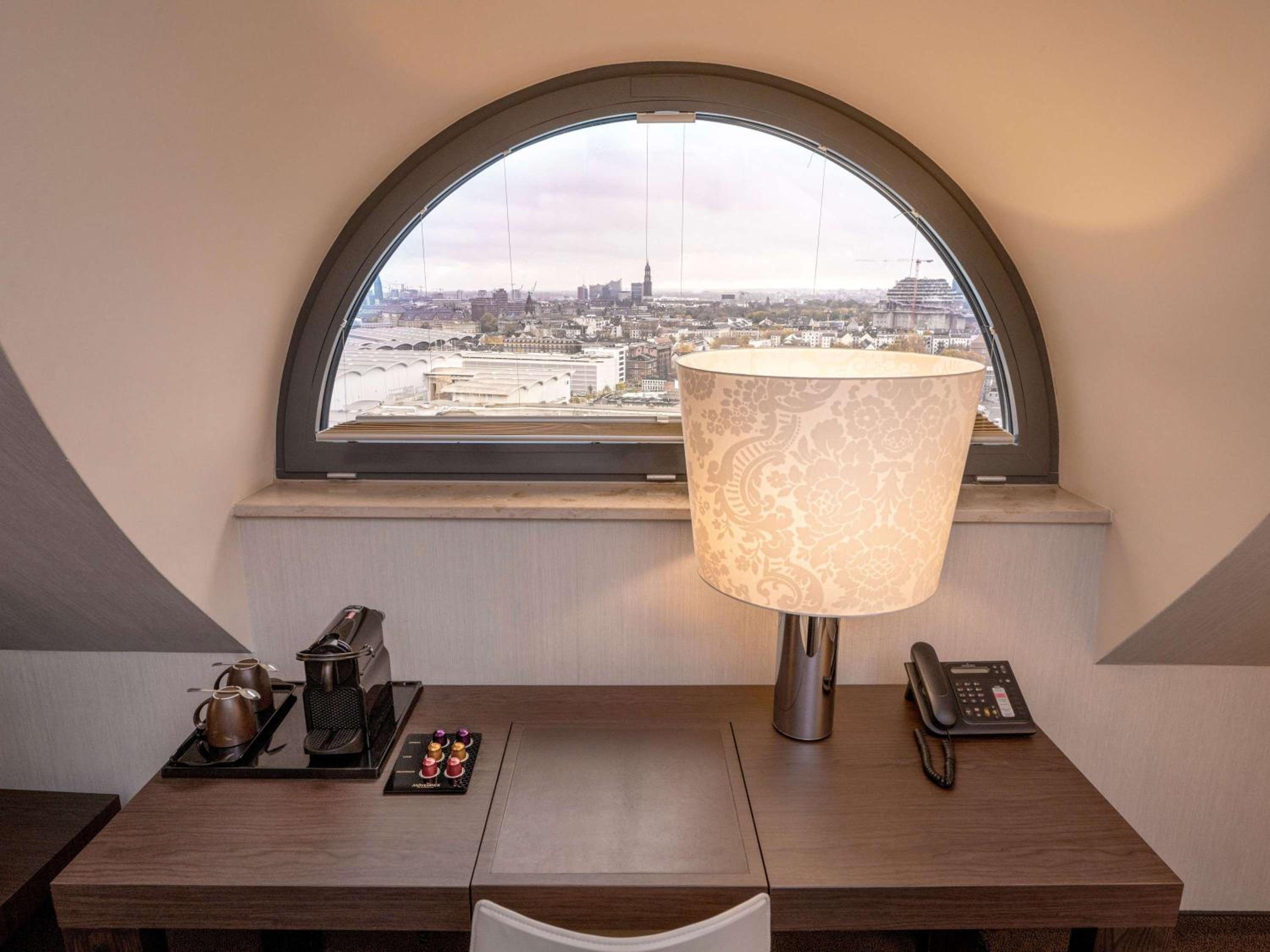 Premium Queen Room