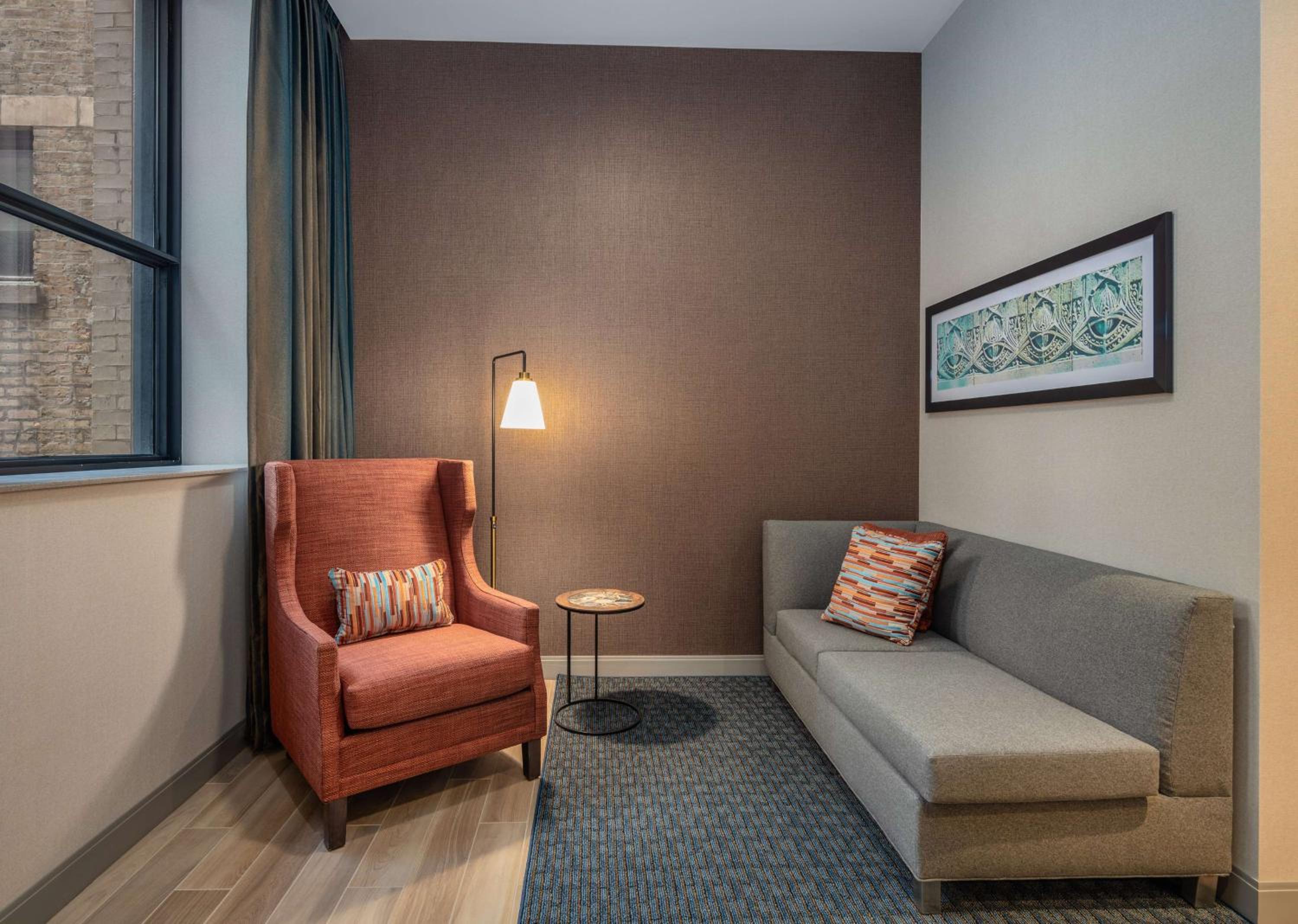 One-Bedroom King Suite - Photo 7