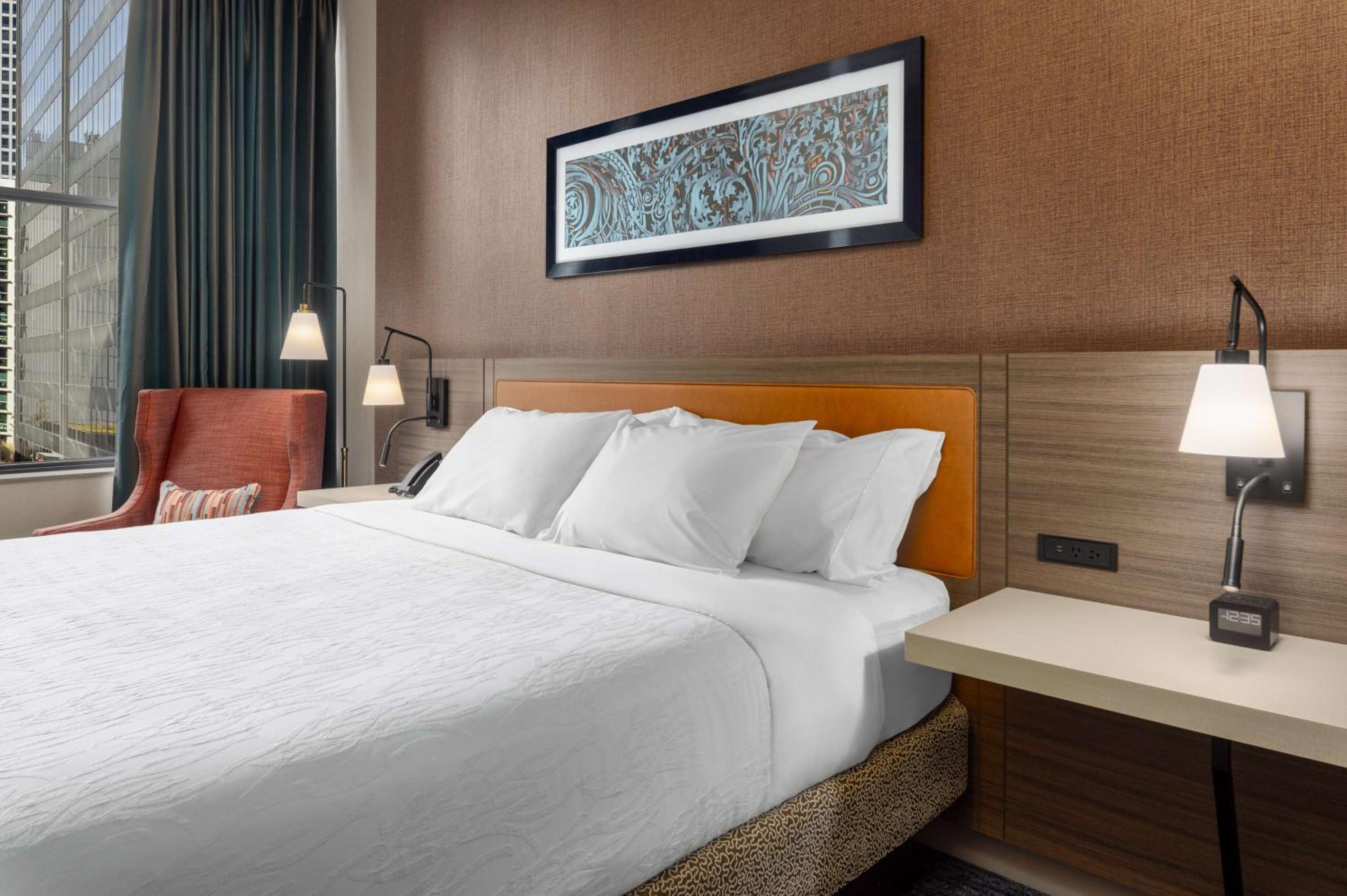 One-Bedroom King Suite - Photo 3