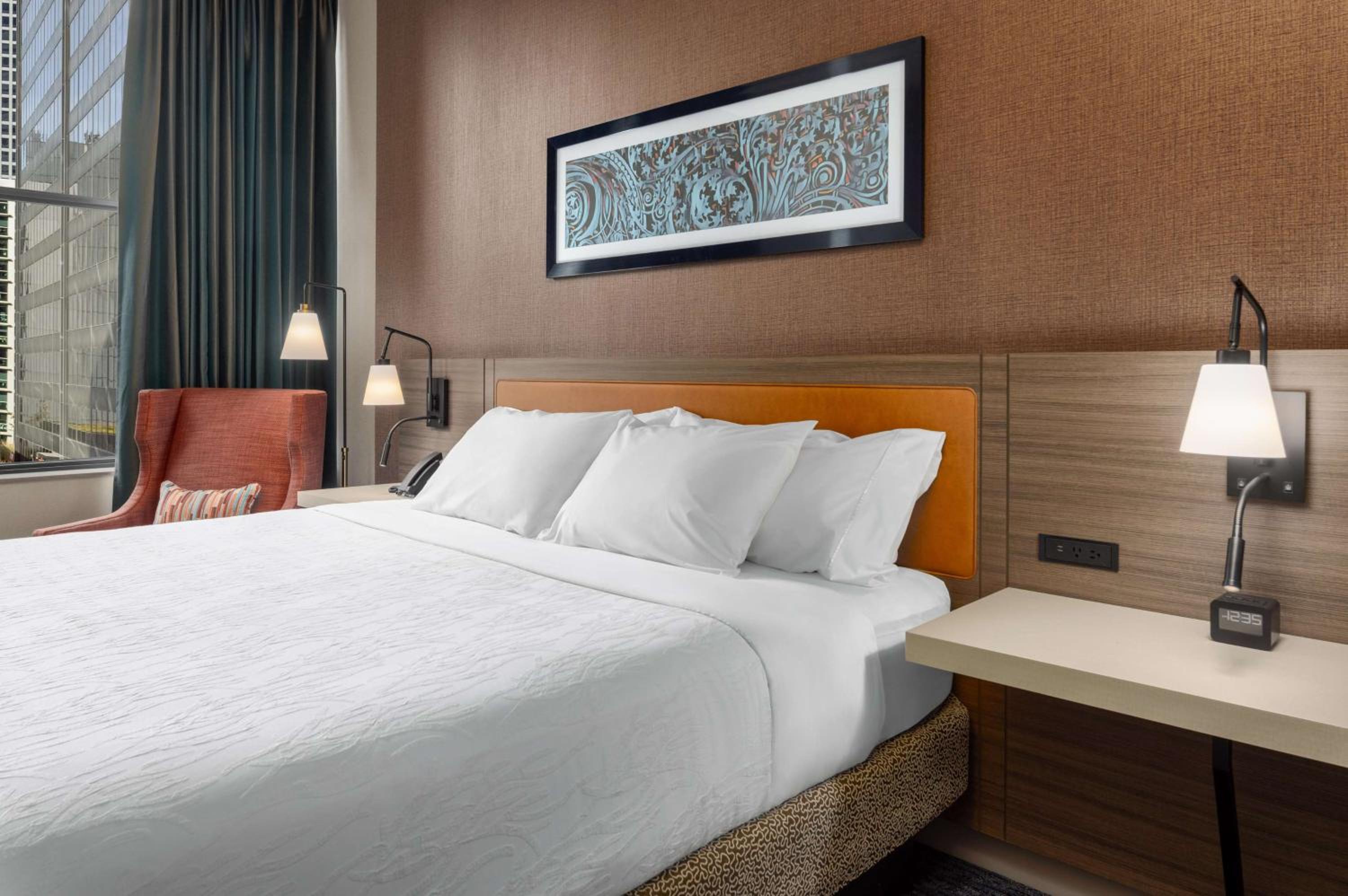 One-Bedroom King Suite - Photo 4