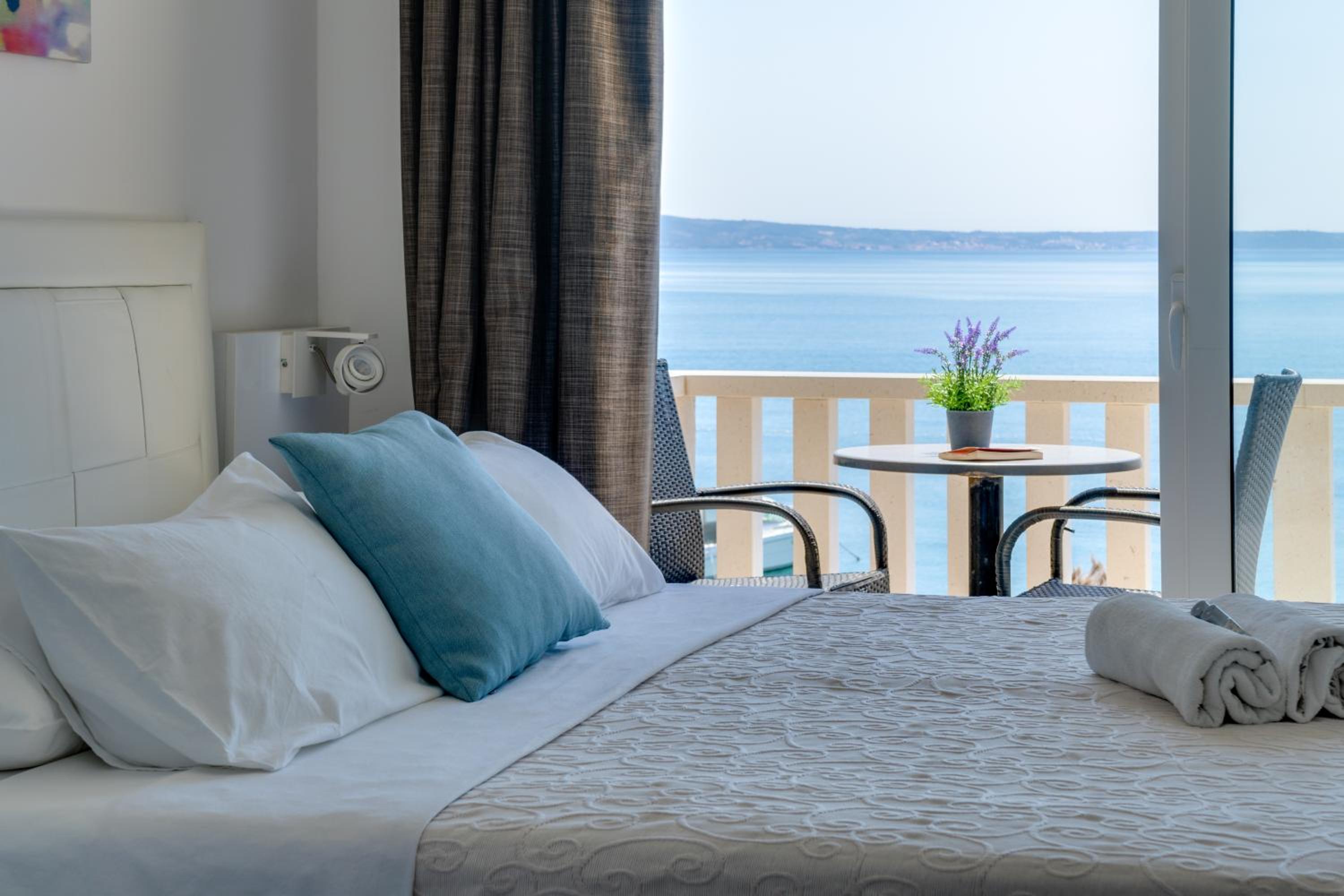 Comfort Triple Room with Sea View photo 3