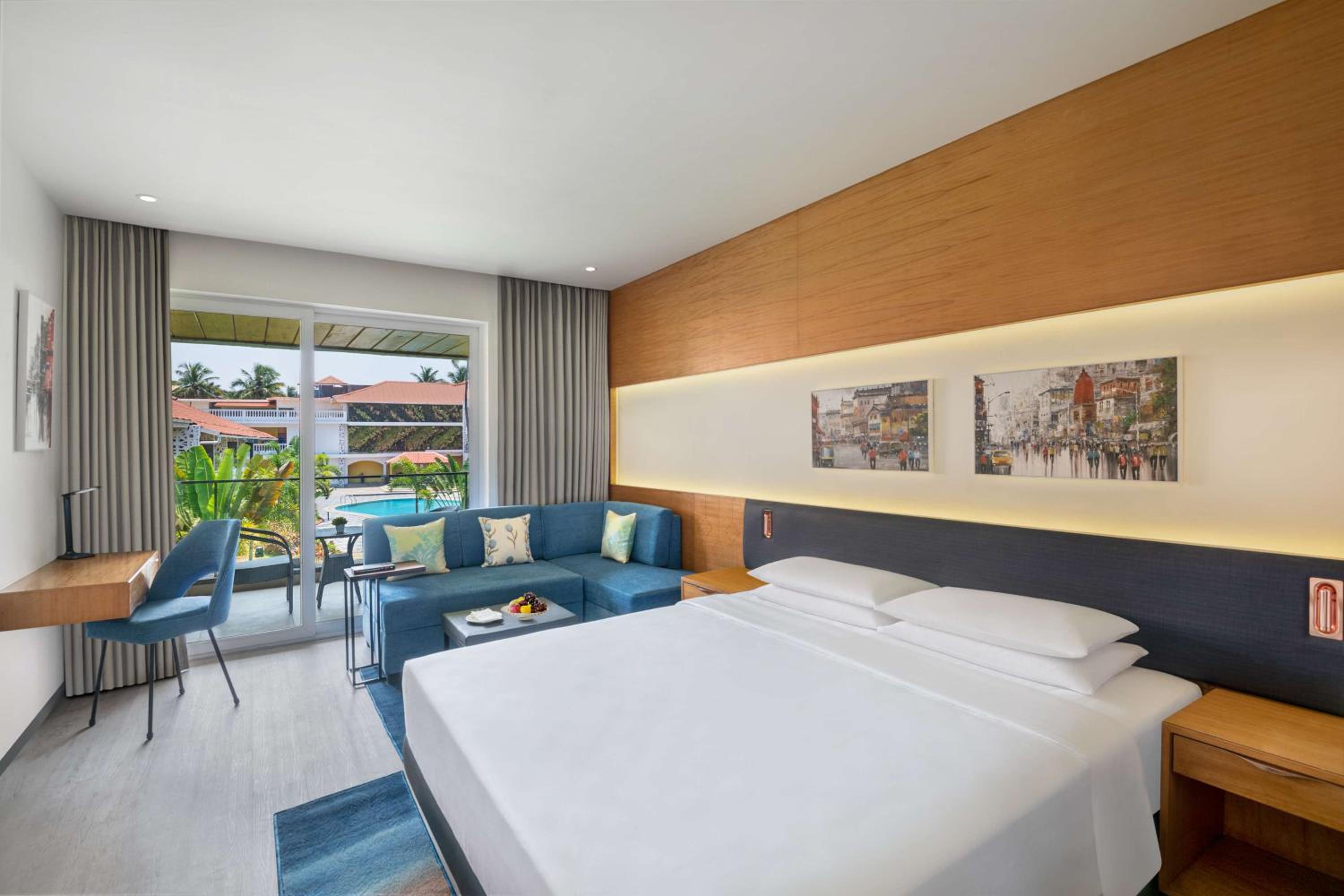 King Room with Balcony and Pool View - Photo 1